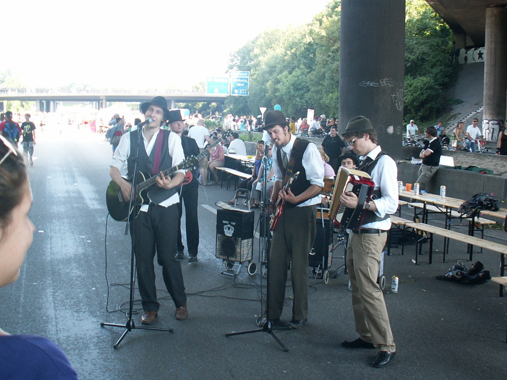 Unter der Brücke spielt eine Band