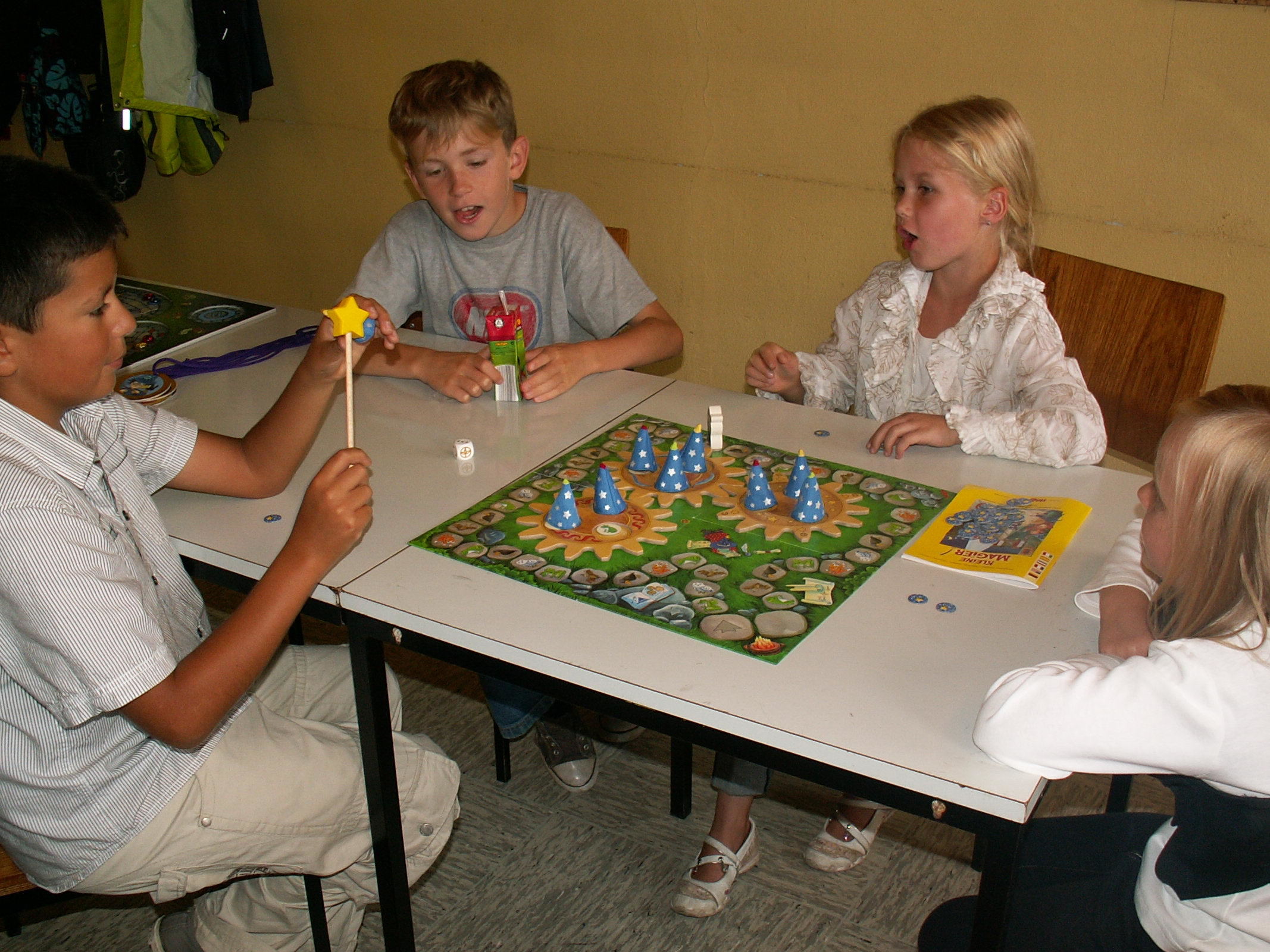 Auch bei den älteren Kindern wird gern gezaubert.