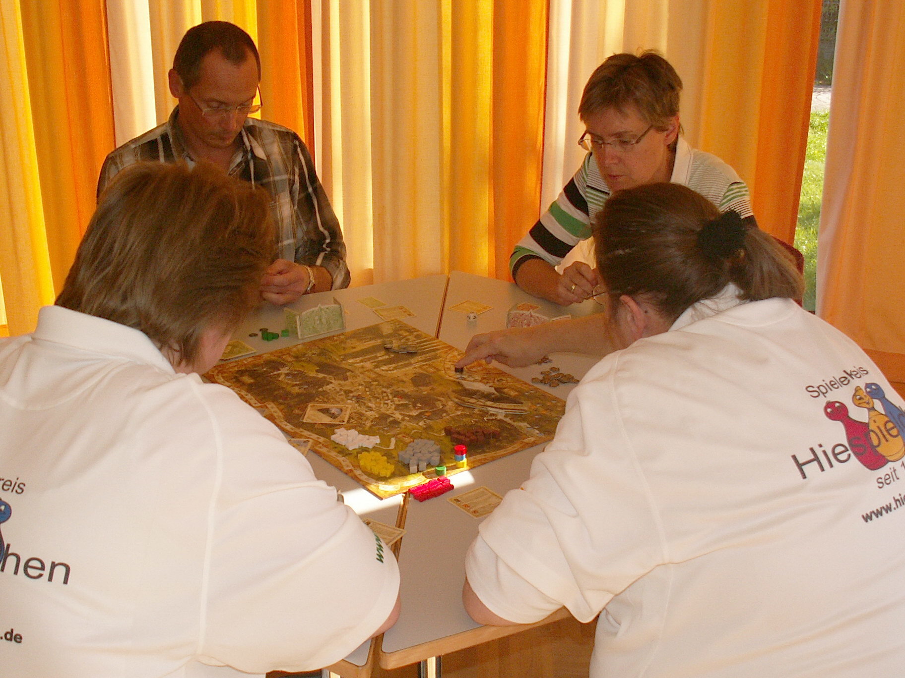 Eine Partie "Die Tore der Welt", Silvea, Klaus, Kristiane und Katja.