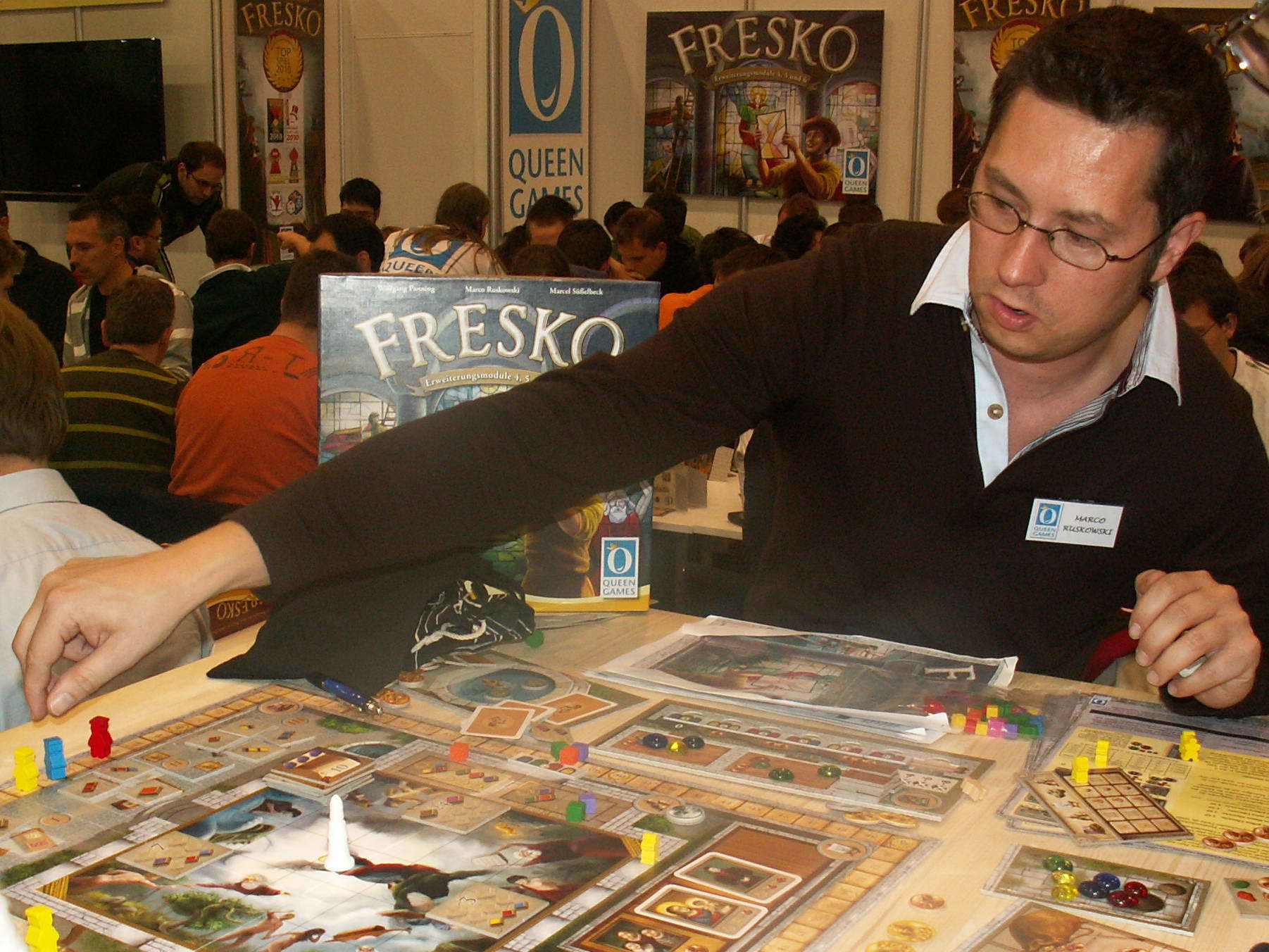 Marco beim Erklären von Fresko