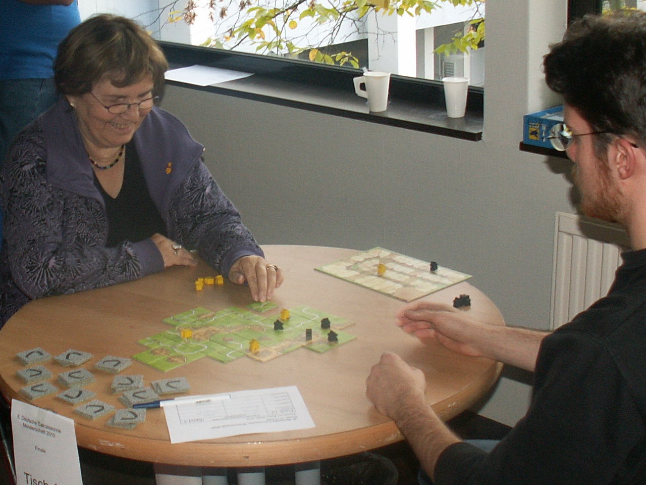 Elke geht in Führung bei diesem Vorrundenspiel.