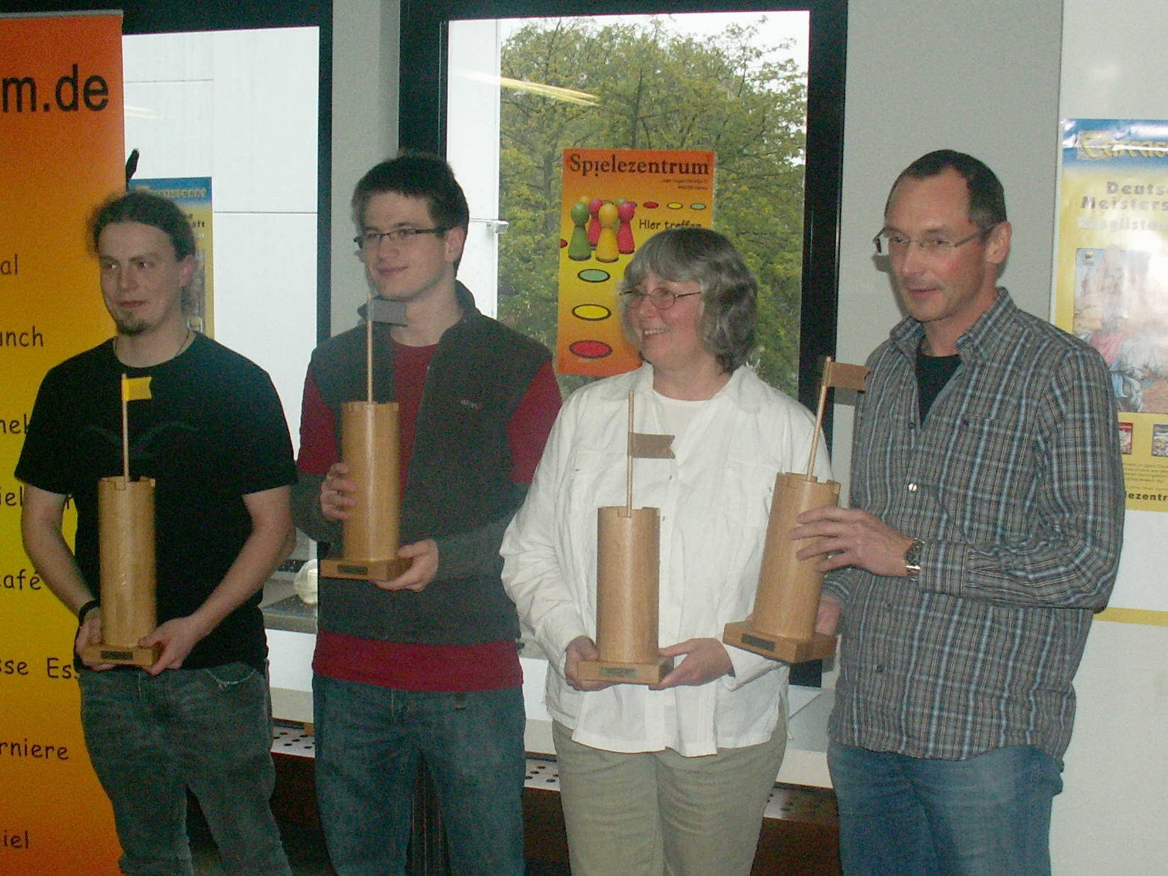Die Finalisten von links - Roman-Andris Stahl (1.), Tim Meusel (2.), Gudrun Bradter-Scholl (4.) und Klaus Harings (3.).