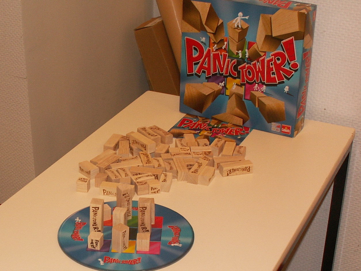 "Panic Tower" von Goliath Spiele