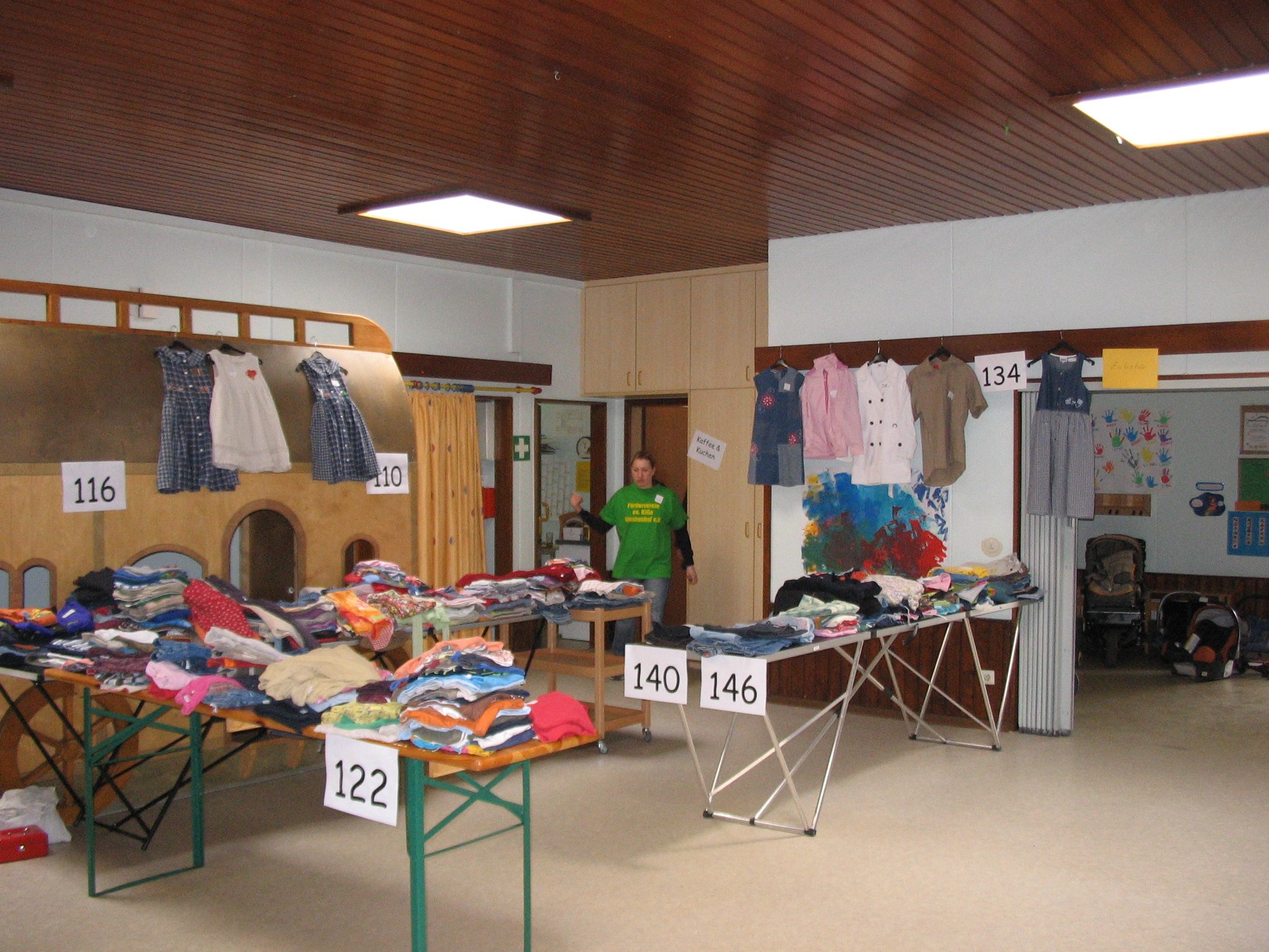 7. Kinderkleiderbörse im ev. Kindergarten Rönskenhof, Voerde