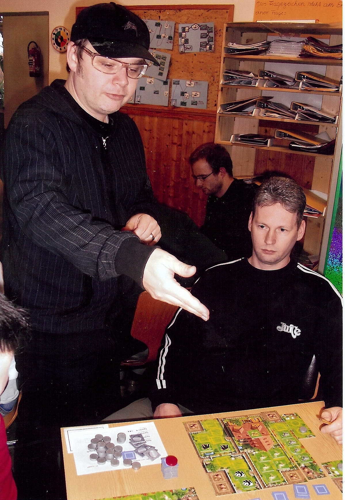 2007 erklärt Michael in Marl beim Turnier sein Zooloretto