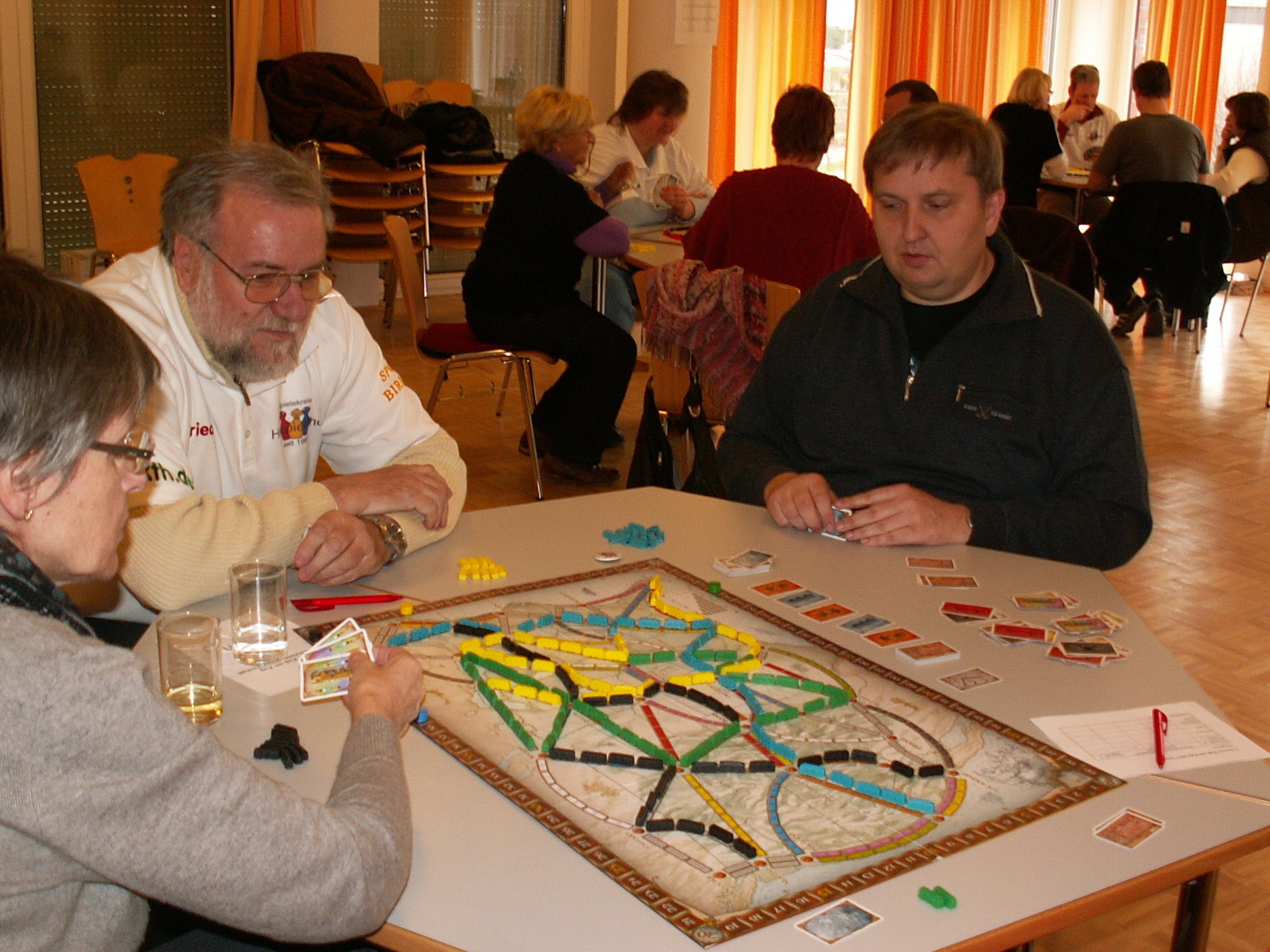 Spielszene mit Kristiane, Friedel und Hartmut