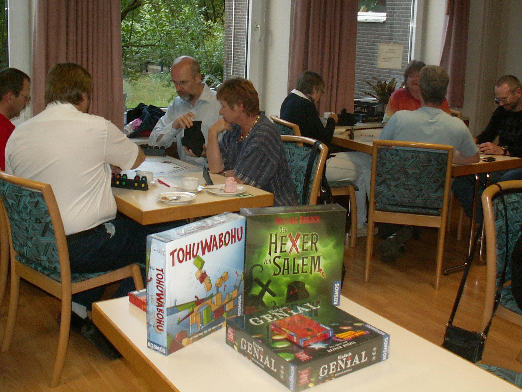 12 TeilnehmerInnen spielten um die beiden Finalplätze und diese vier Spiele als Preise.