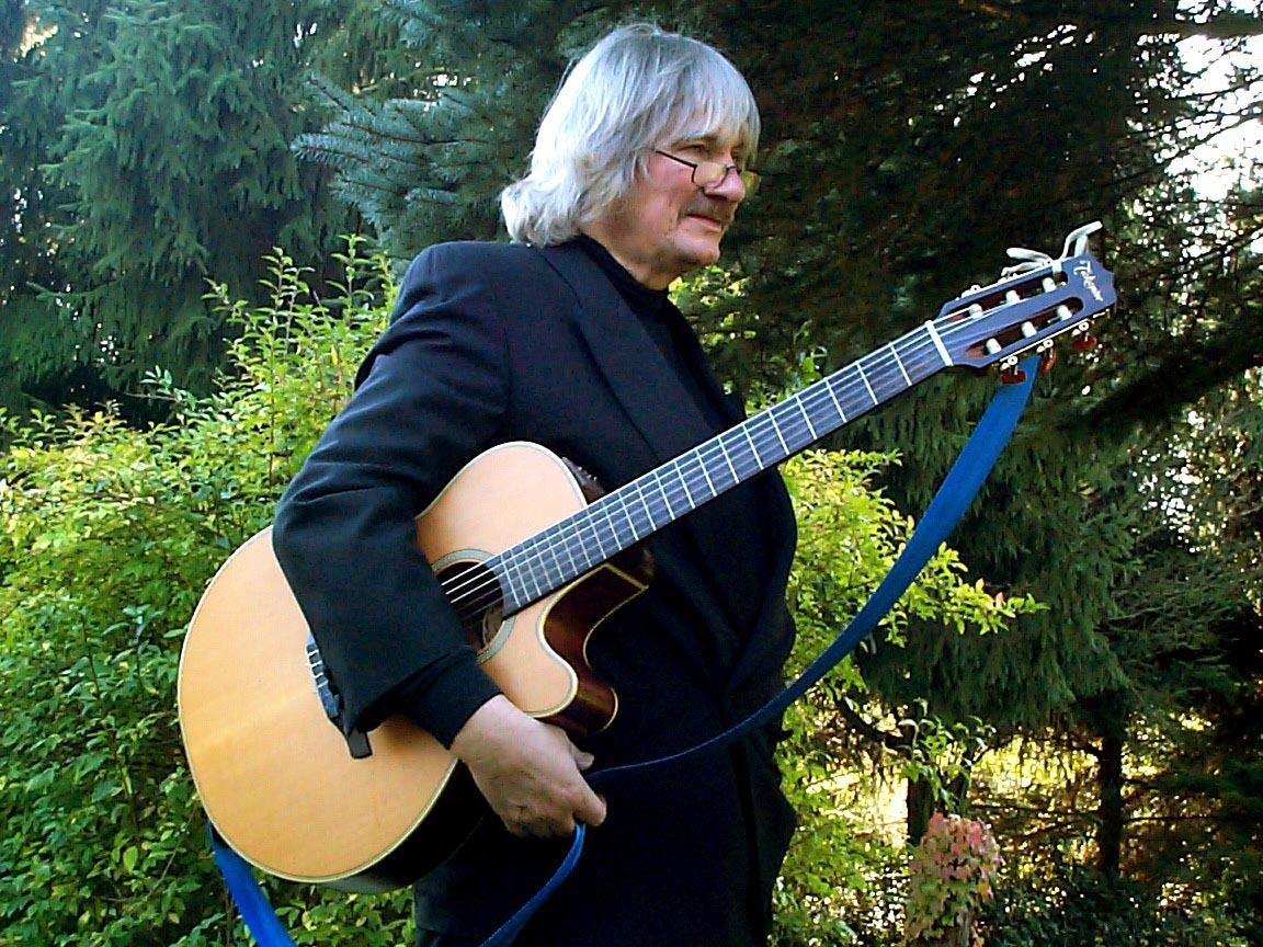Der Moerser Sänger und Songwriter Rudolf Nepix singt Lieder der kanadischen Folk-Legende Leonard Cohen: Freitag, 19. August ab 20.30 Uhr im Cafe' Jedermann, Geldernsche Straße 16 in Moers-Hülsdonk