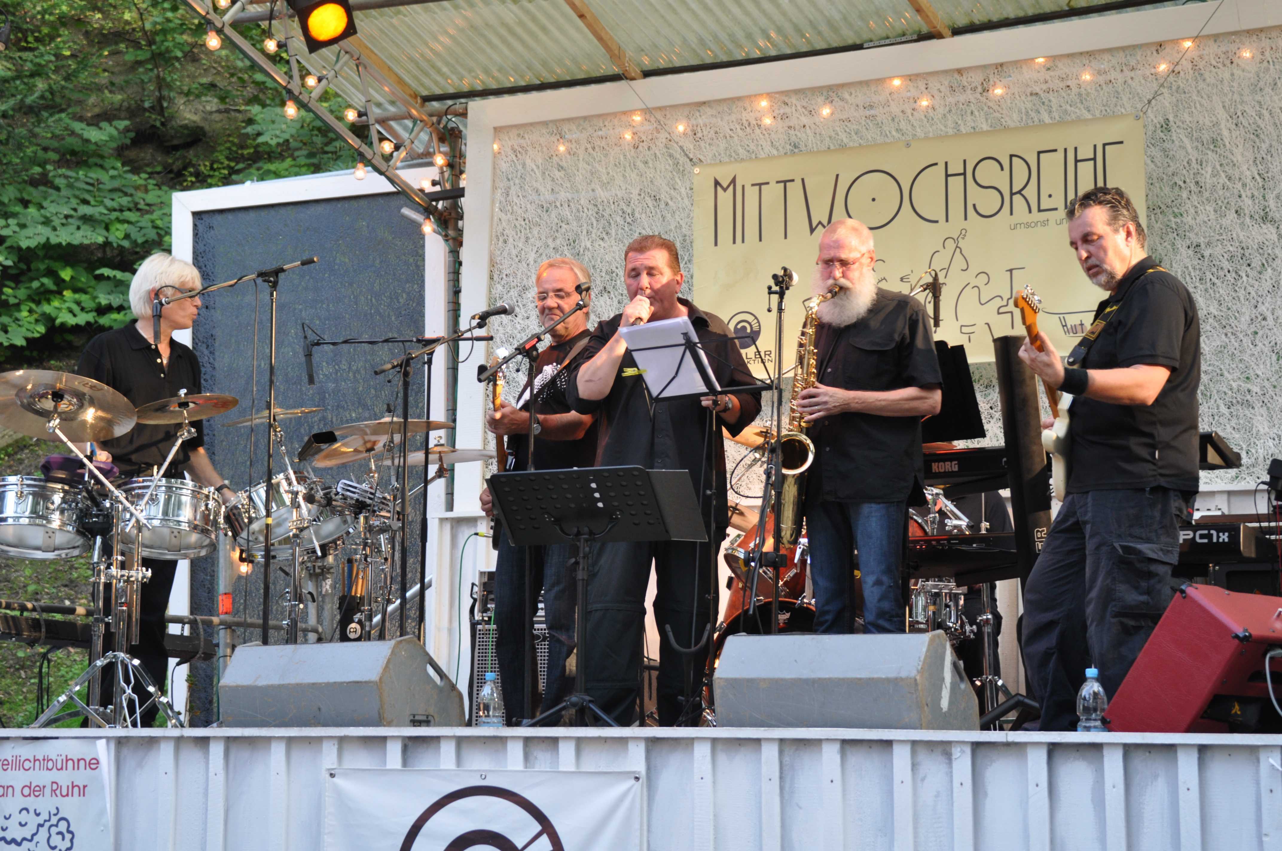 Foto von Andreas Steffen: "KOMBINAT" - "OLDIE NIGHT 2011" in der Freilichtbühne ein voller Erfolg !