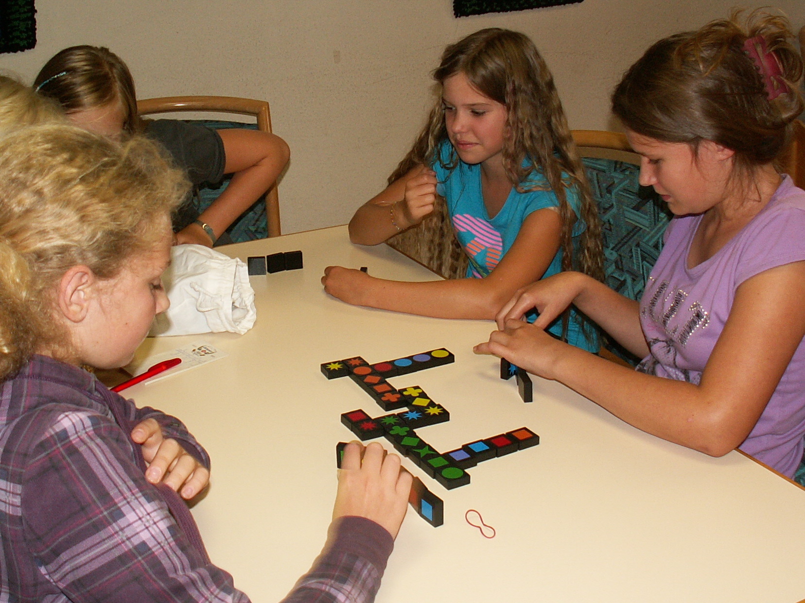 Wer Scrabble kennt, spielt bestimmt auch gerne "Qwirkle".