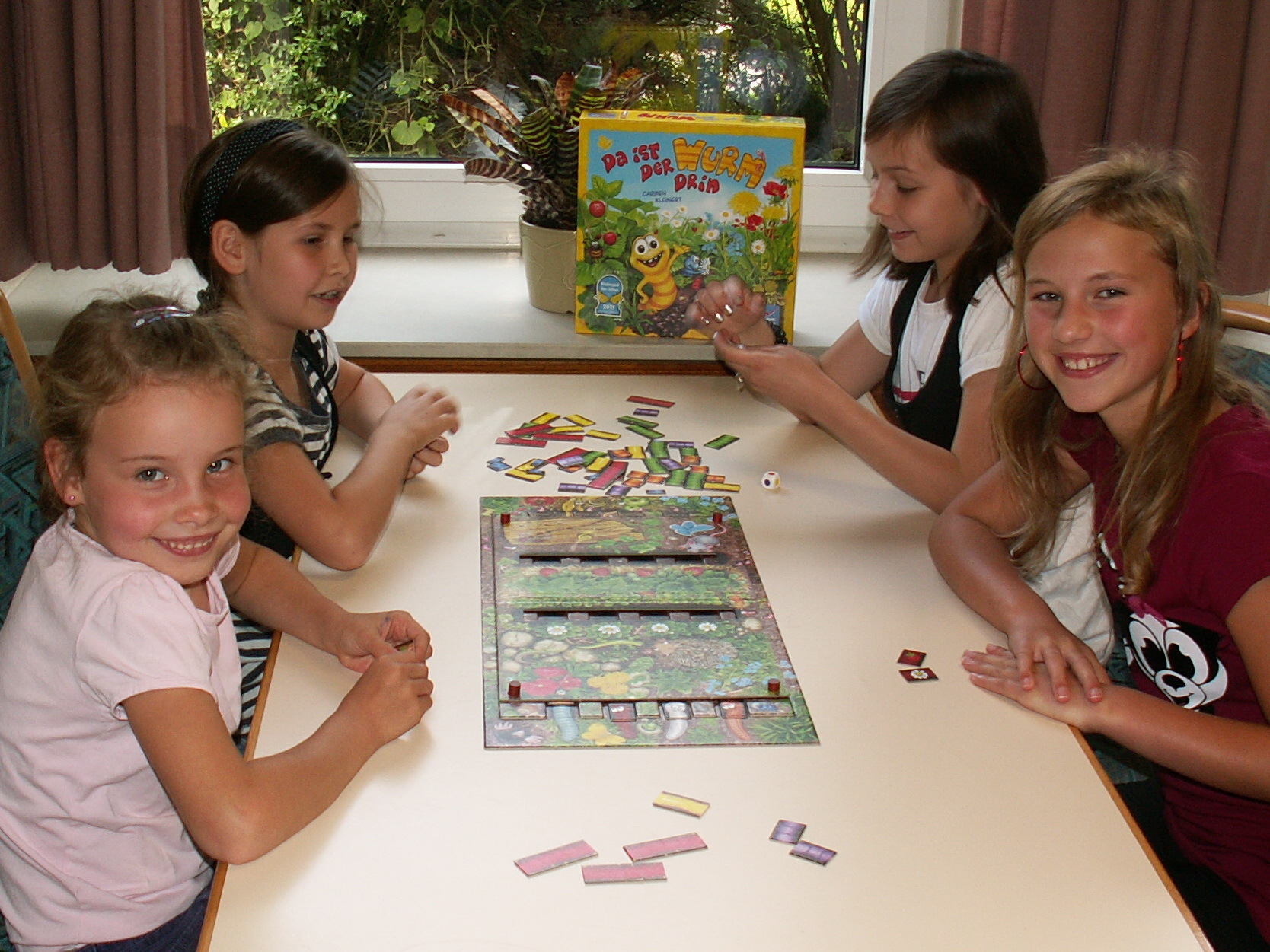 "Das ist der Wurm drin" , das Kinderspiel des Jahres 2011 von Zoch Spiele.