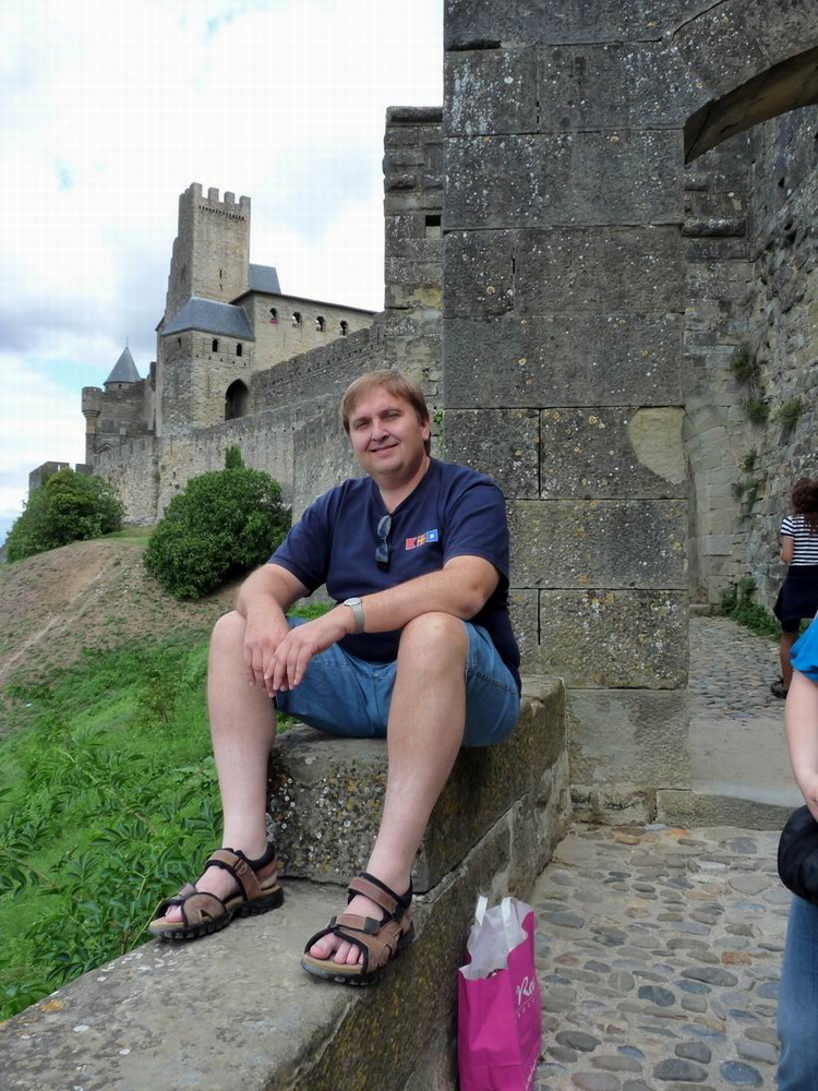 Hartmut auf den Spuren von Carcassonne.
