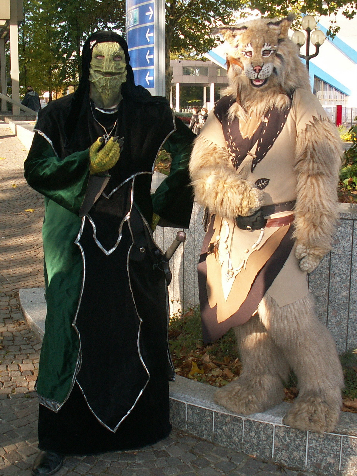 Na, wo wollen die wohl hin? Bestimmt in die Halle 6.