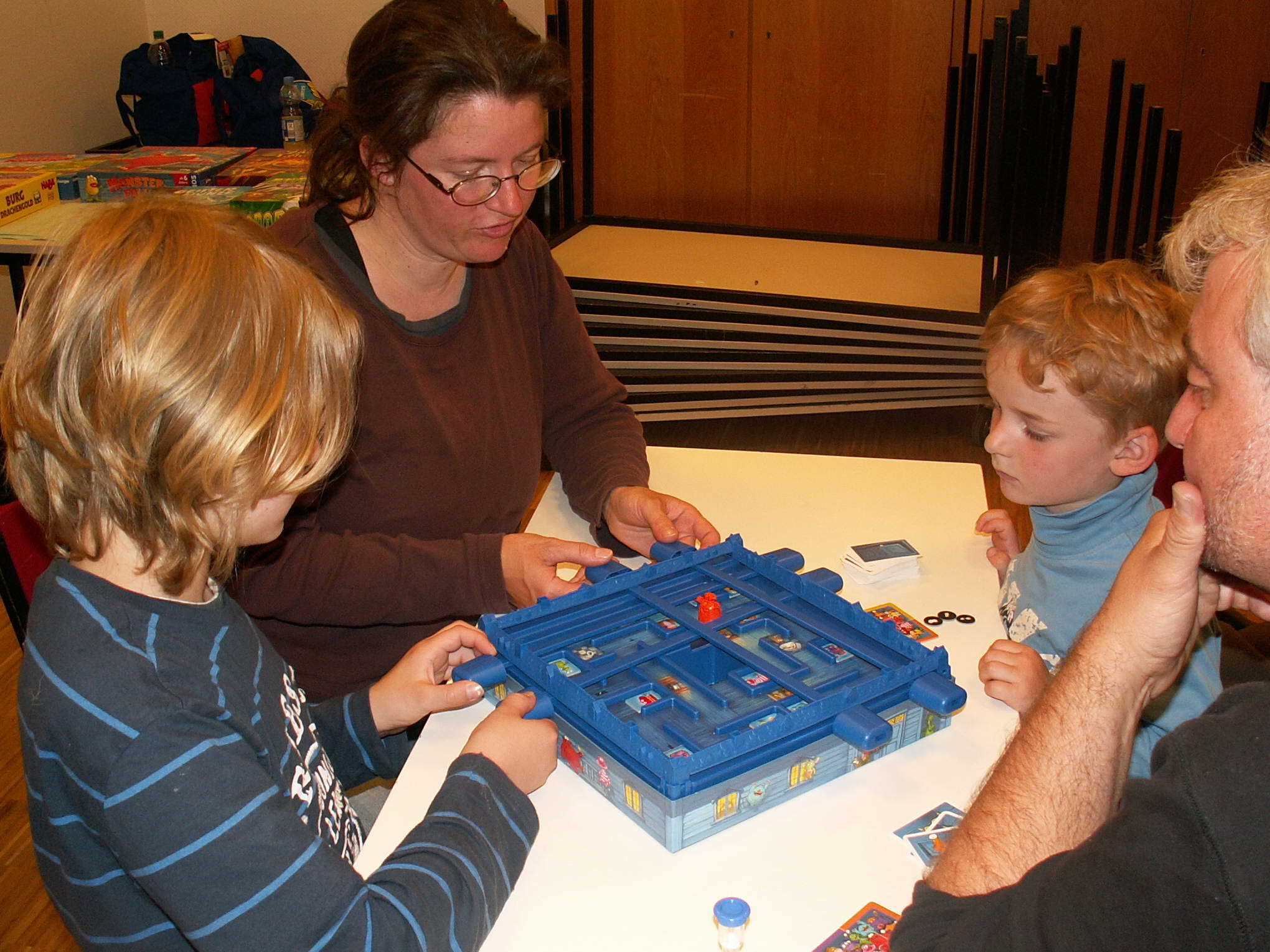 Bei Essen Spielt von Allgames das Spiel im Kinderspielebereich der Hiespielchen im Einsatz.