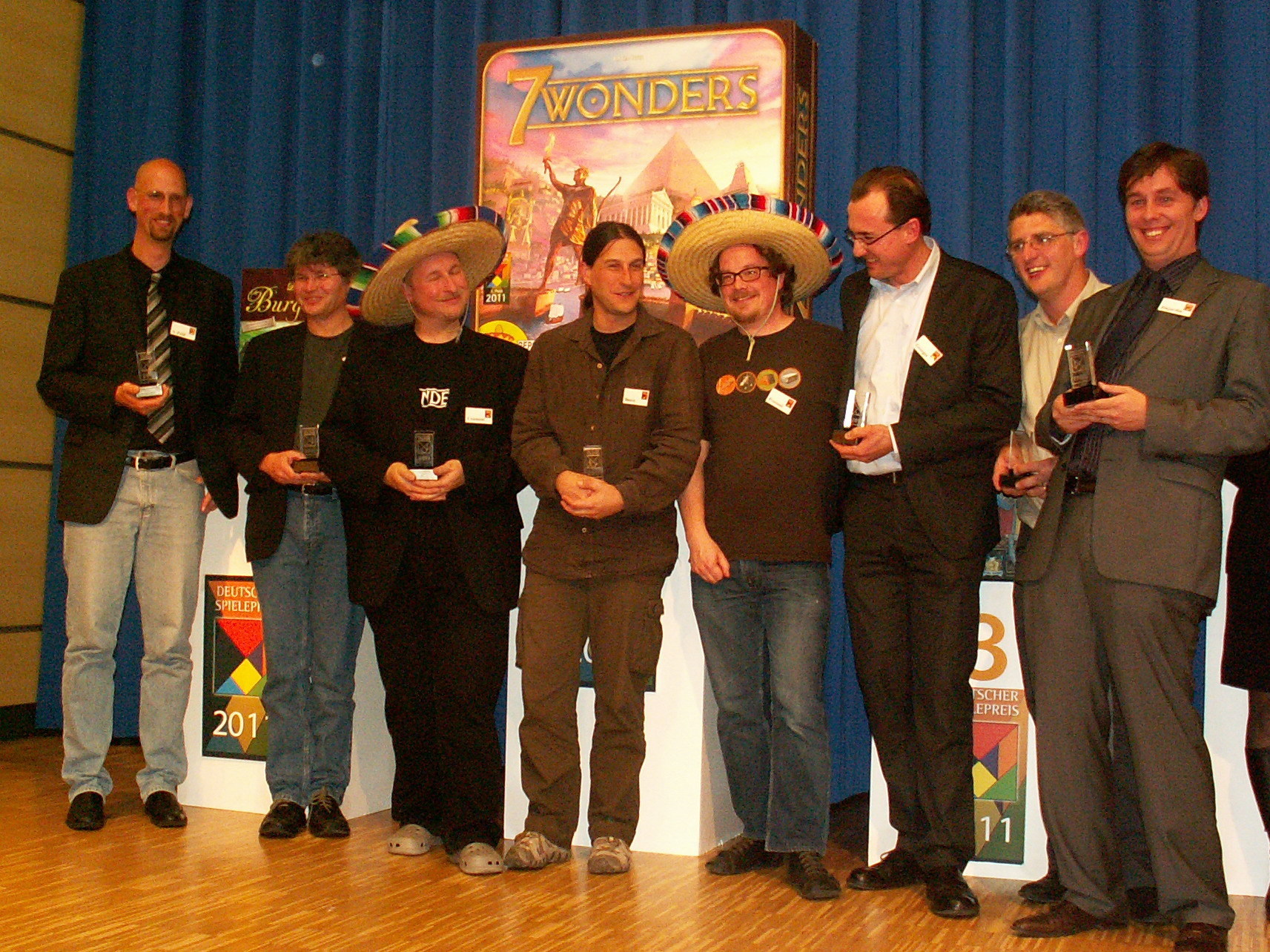 Die glücklichen Gewinner des Deutschen Spielepreises 2011.