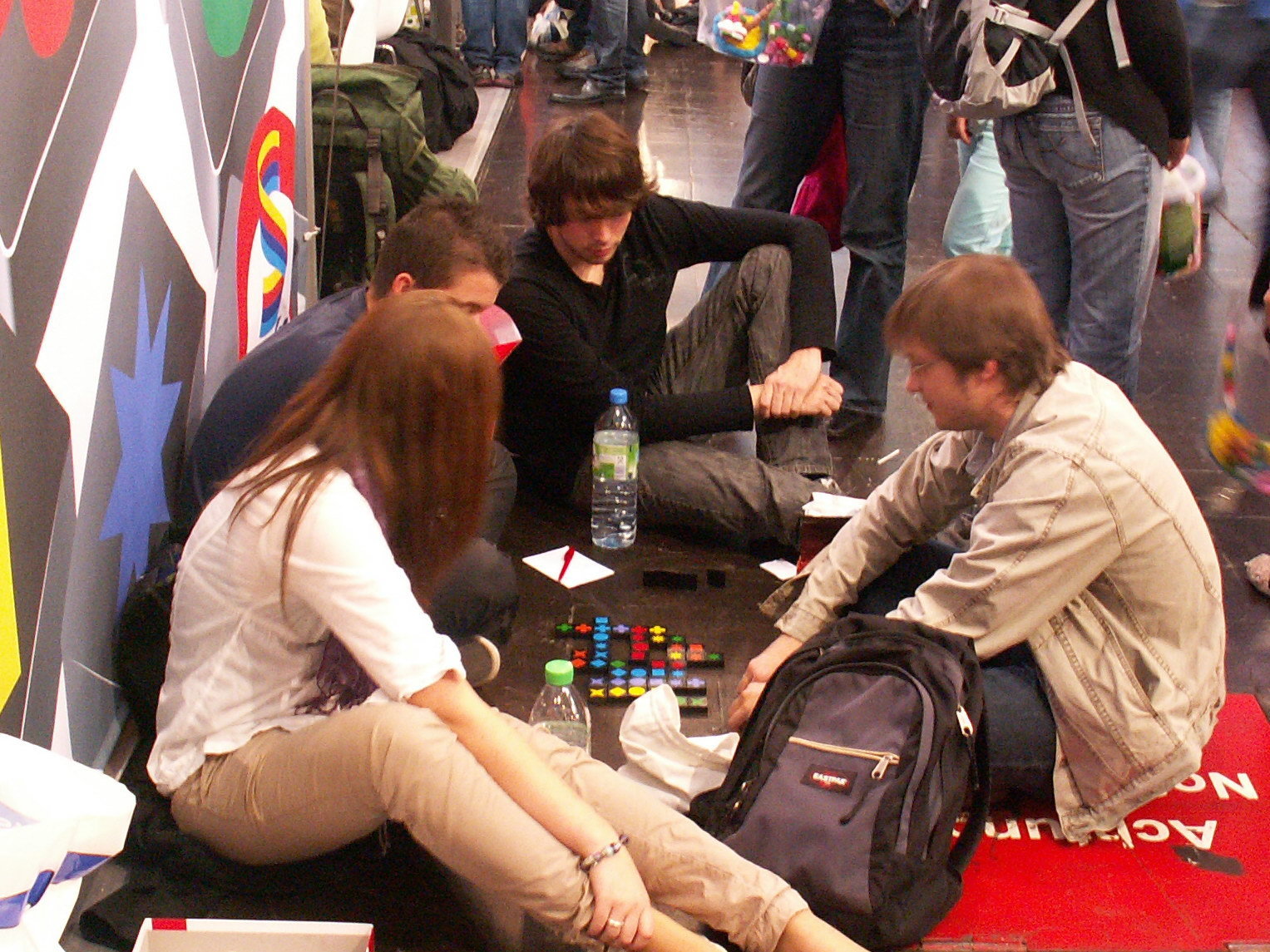 Platz ist in der kleinsten Hütte - auch für das Spiel des Jahres, Qwirkle.