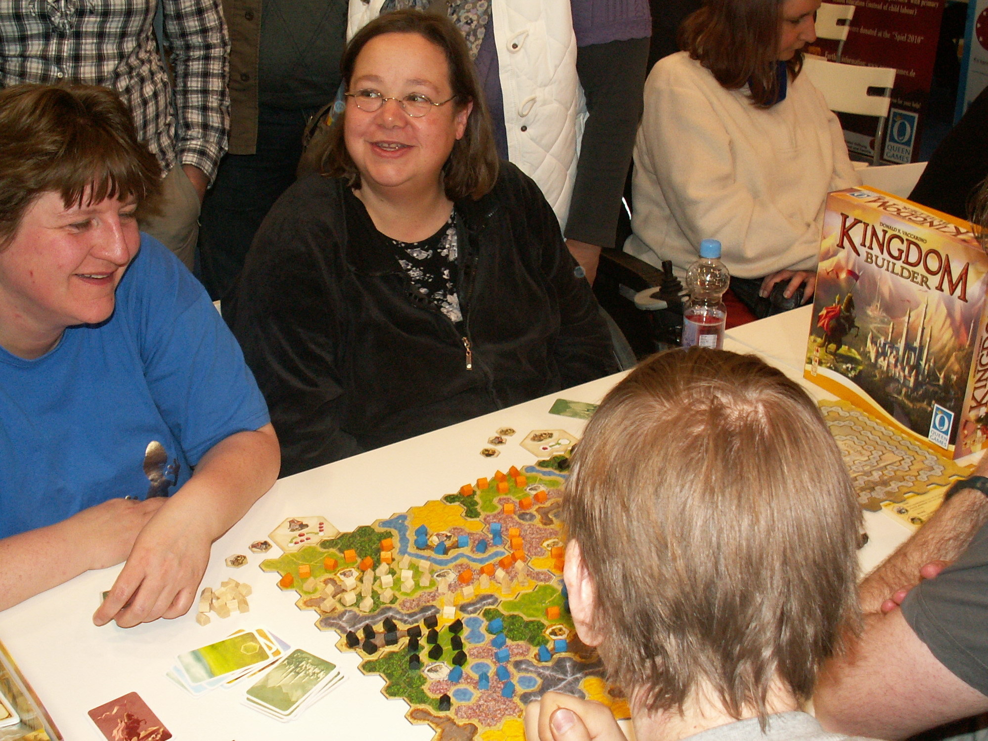 Spielrunde mit Silvia und Katja.