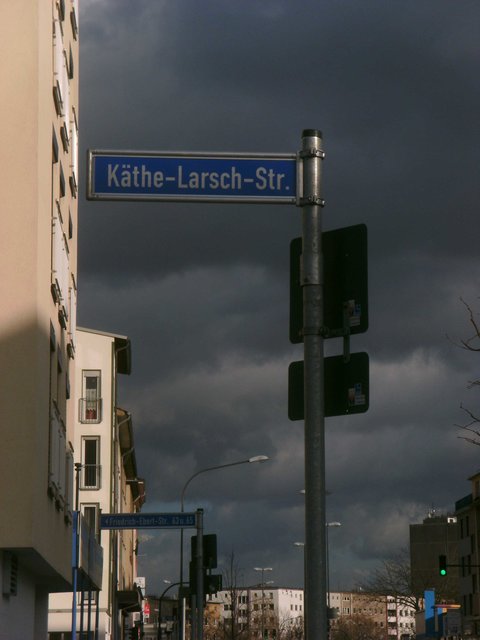 Die Käthe-Larsch-Str. bietet künftig den schnellsten Weg von der Friedrich-Ebert-Str. zur Universität.