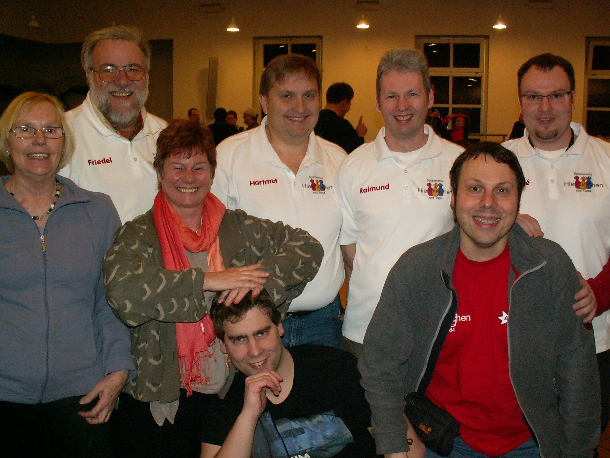 2011 in Odenthal - Team Hiespielchen oben auf Platz 3 - von links Friedel Hoffmann, Hartmut Thordsen, Raimund Dreier, André Kretzschmar. Im zweiten Team von links Rosi Preller, Monika Kempa, Stefan Kopacz und André Pfitzner