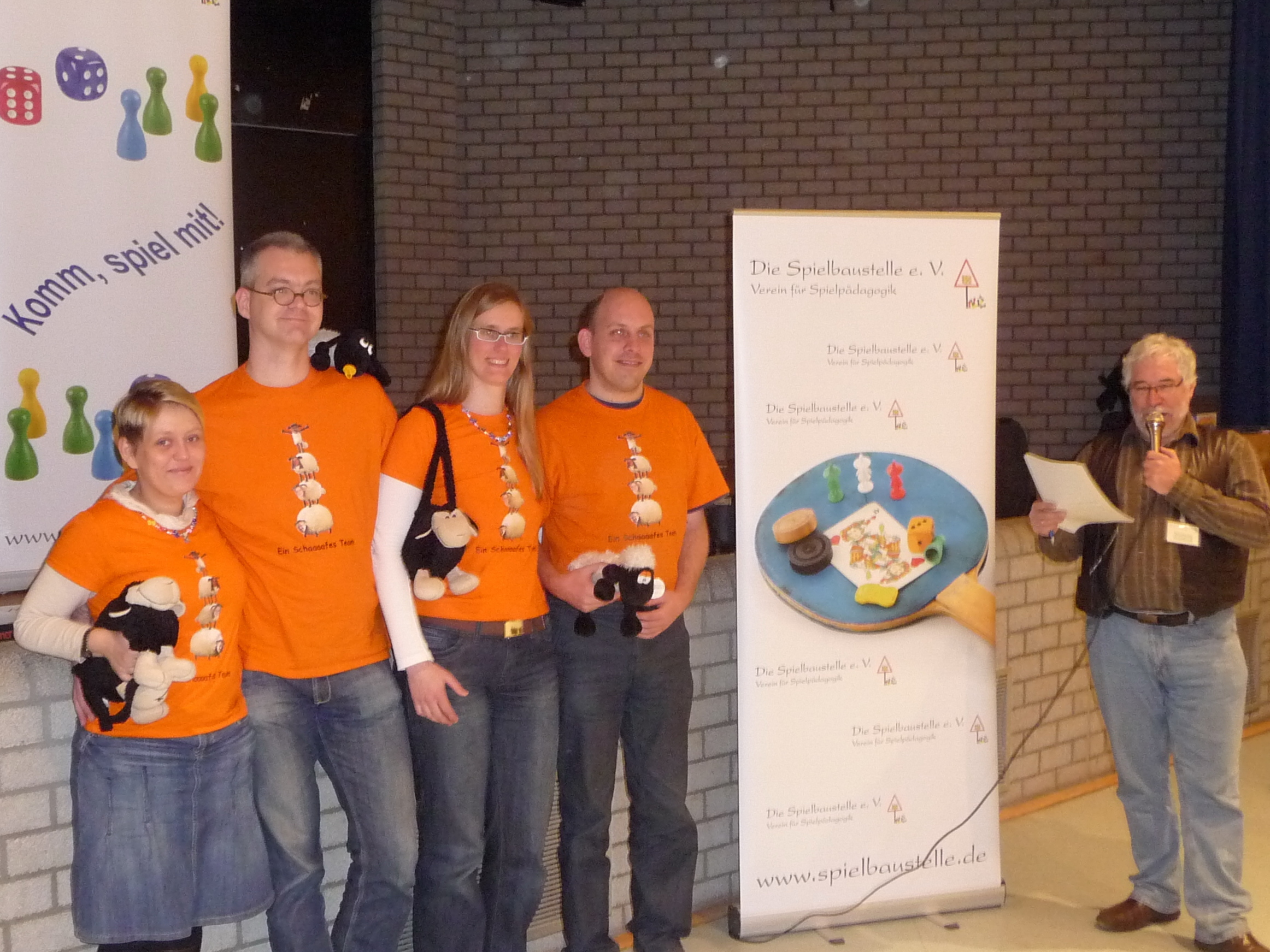 Die originellsten T-Shirts: "Ein Schaaaafes Team" aus Wiesbaden.
