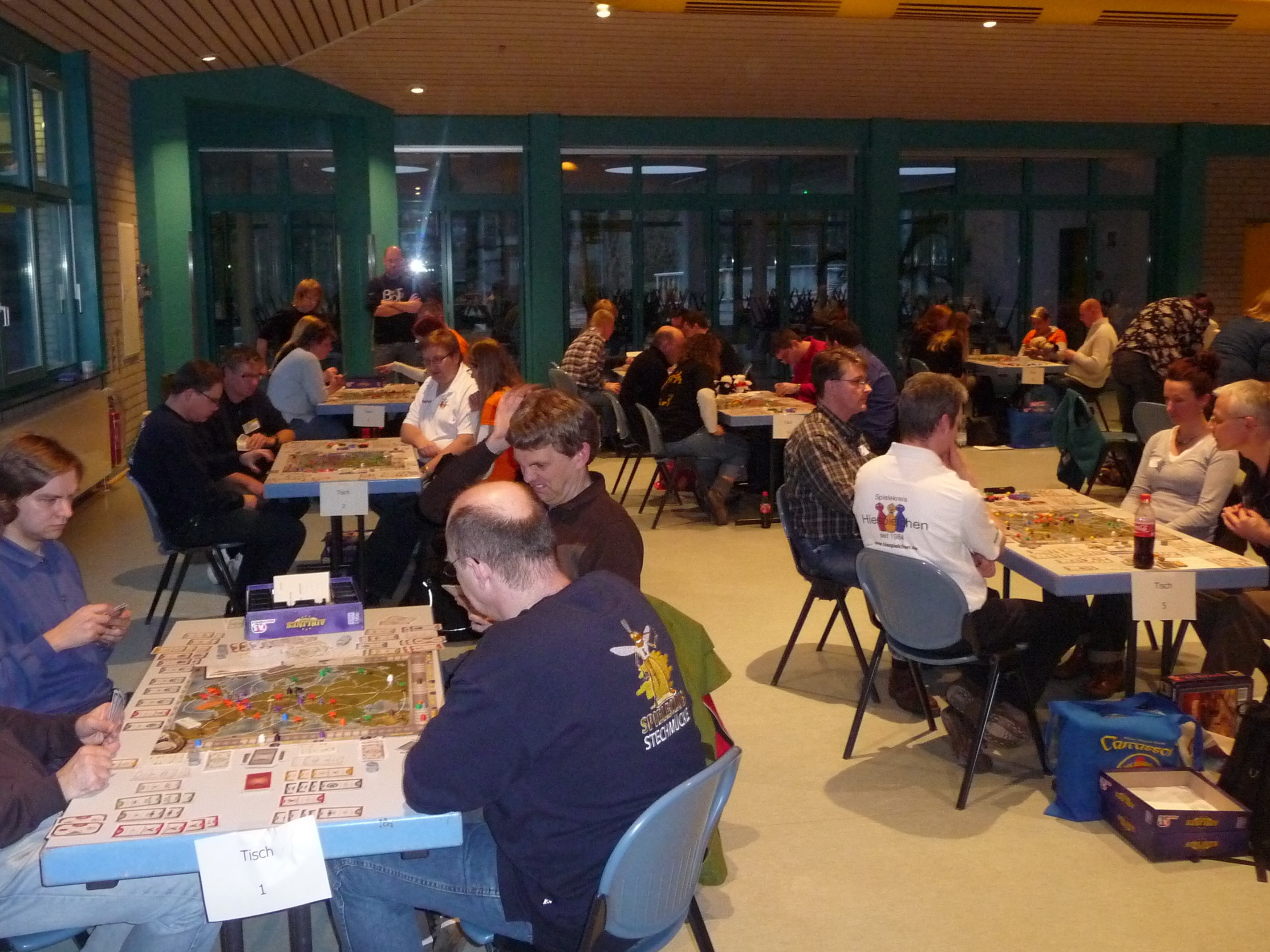 Die letzte Spielrunde im Forum in Odenthal - auf den Tischen "Airlines Europa".