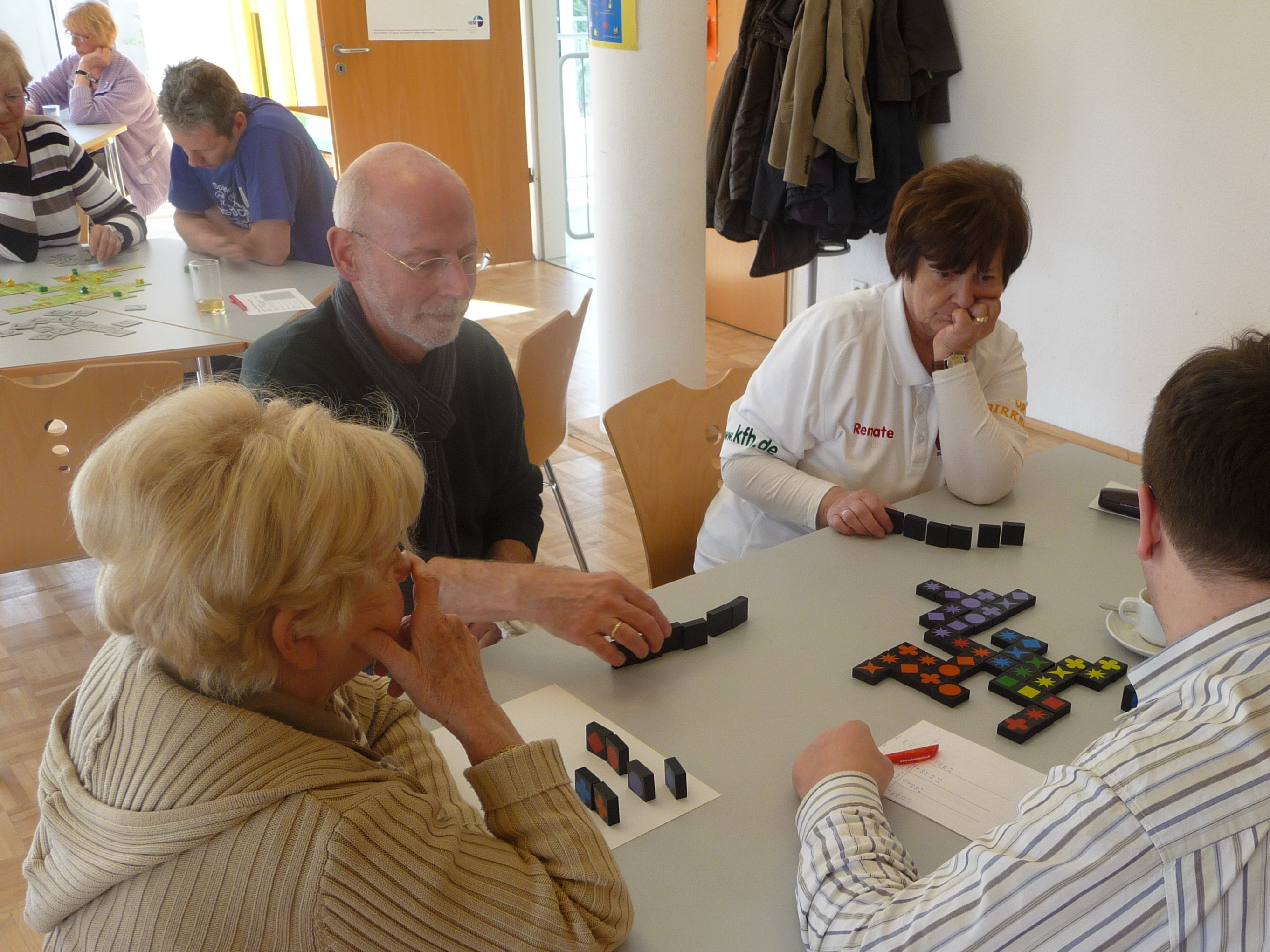 Während der Halbfinal-Spiele eine Partie Qwirkle.