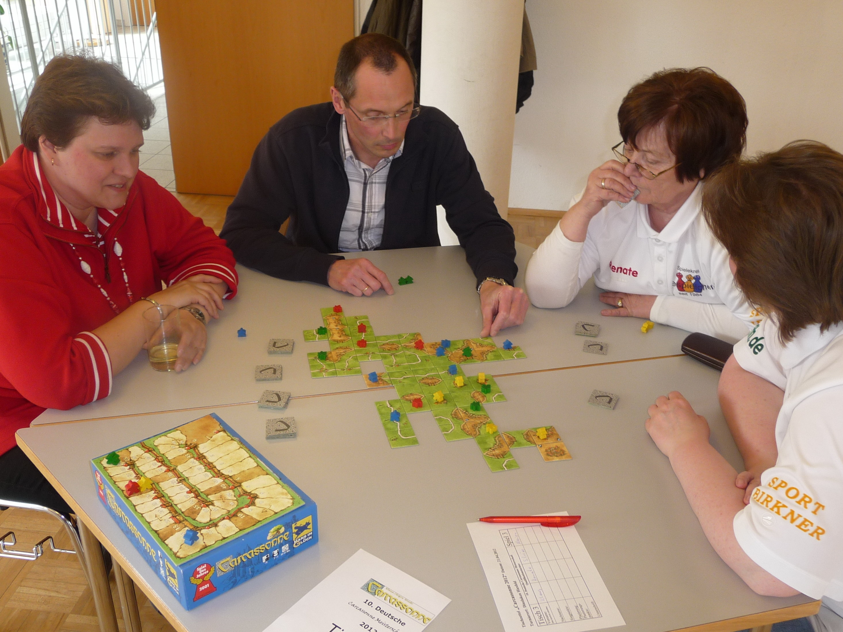 In Runde drei ein reiner Hiespielchen-Tisch mit Marion, Klaus, Renate und Silvia.