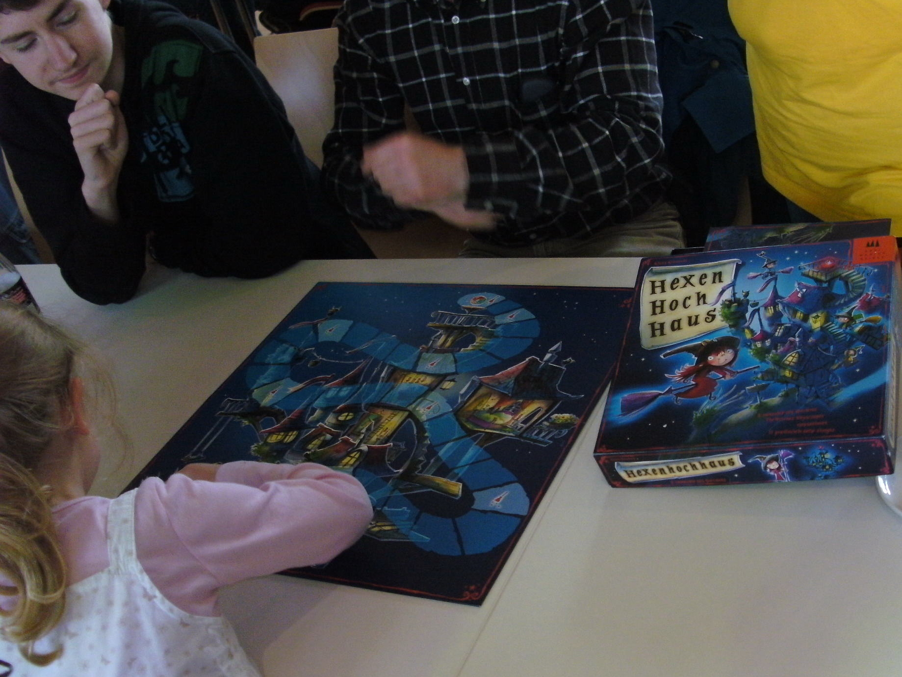 "Hexenhochhaus" von der Jury Spiel des Jahres auf die Empfehlungsliste 2012 gewählt.