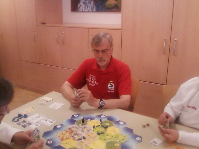 Jochen denkt über seinen nächsten Zug nach.