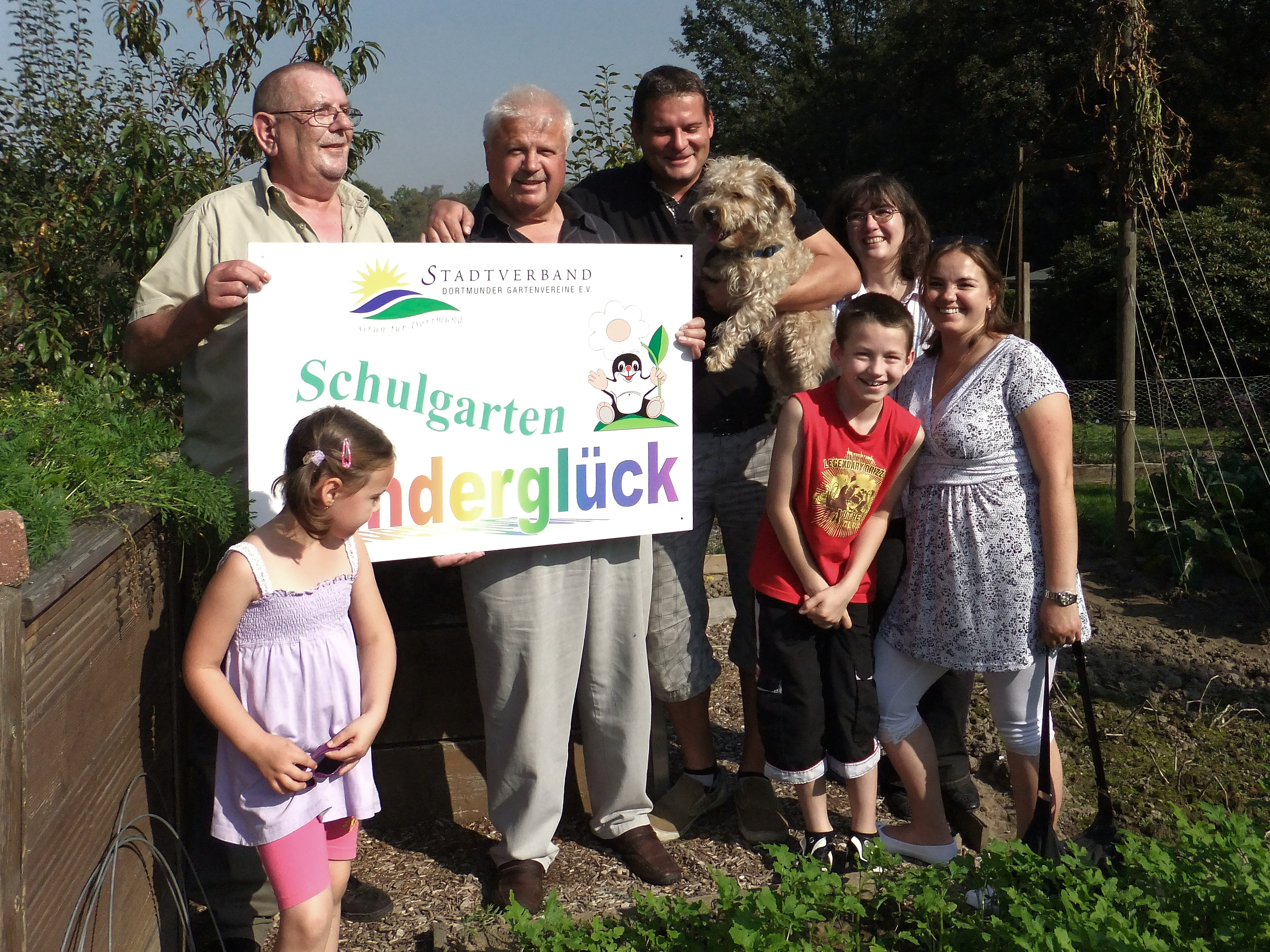 Der neue Schul- u. Seniorengarten ist eröffnet