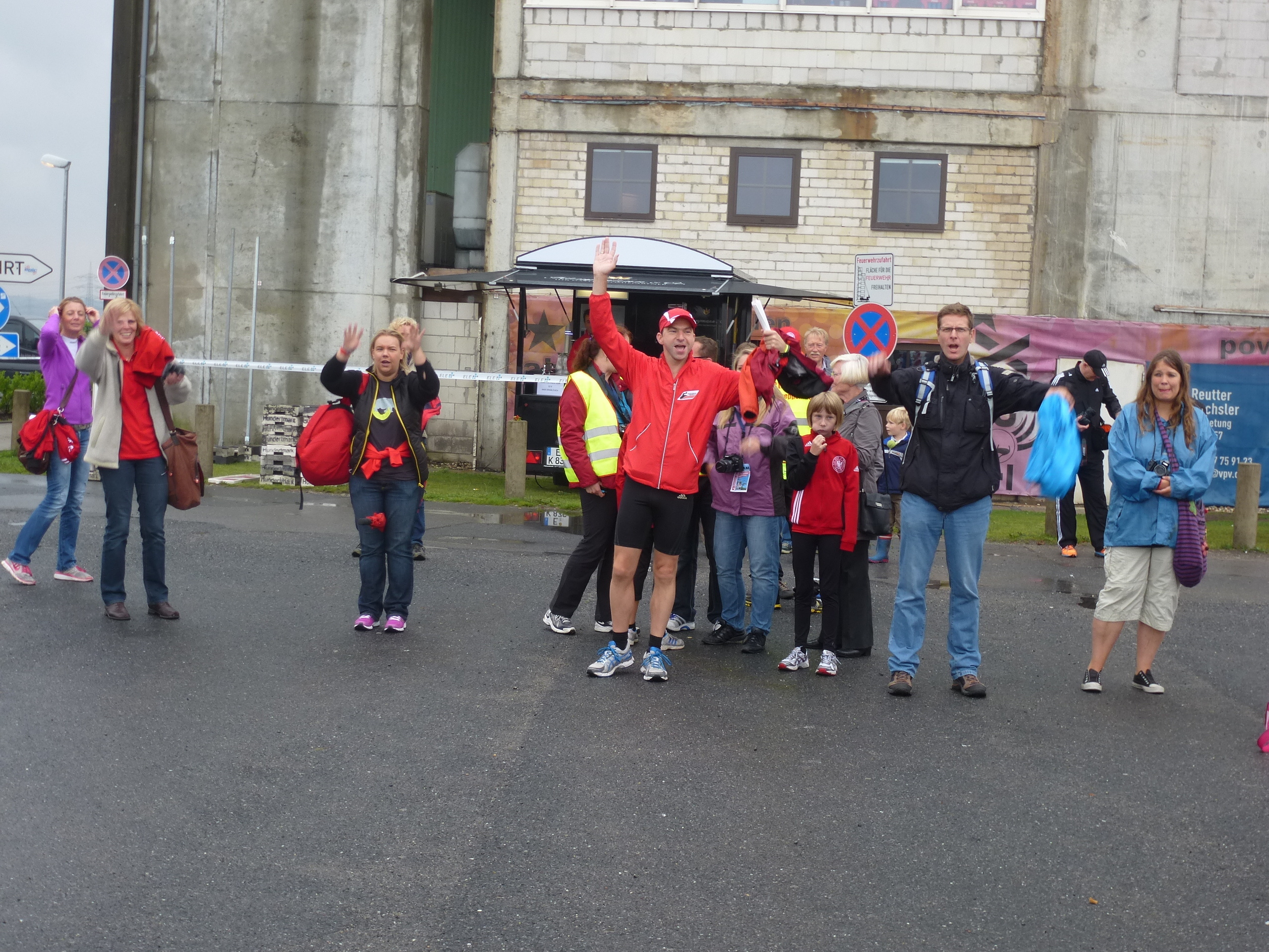 hier sind die Fans und feuern die Truppe an