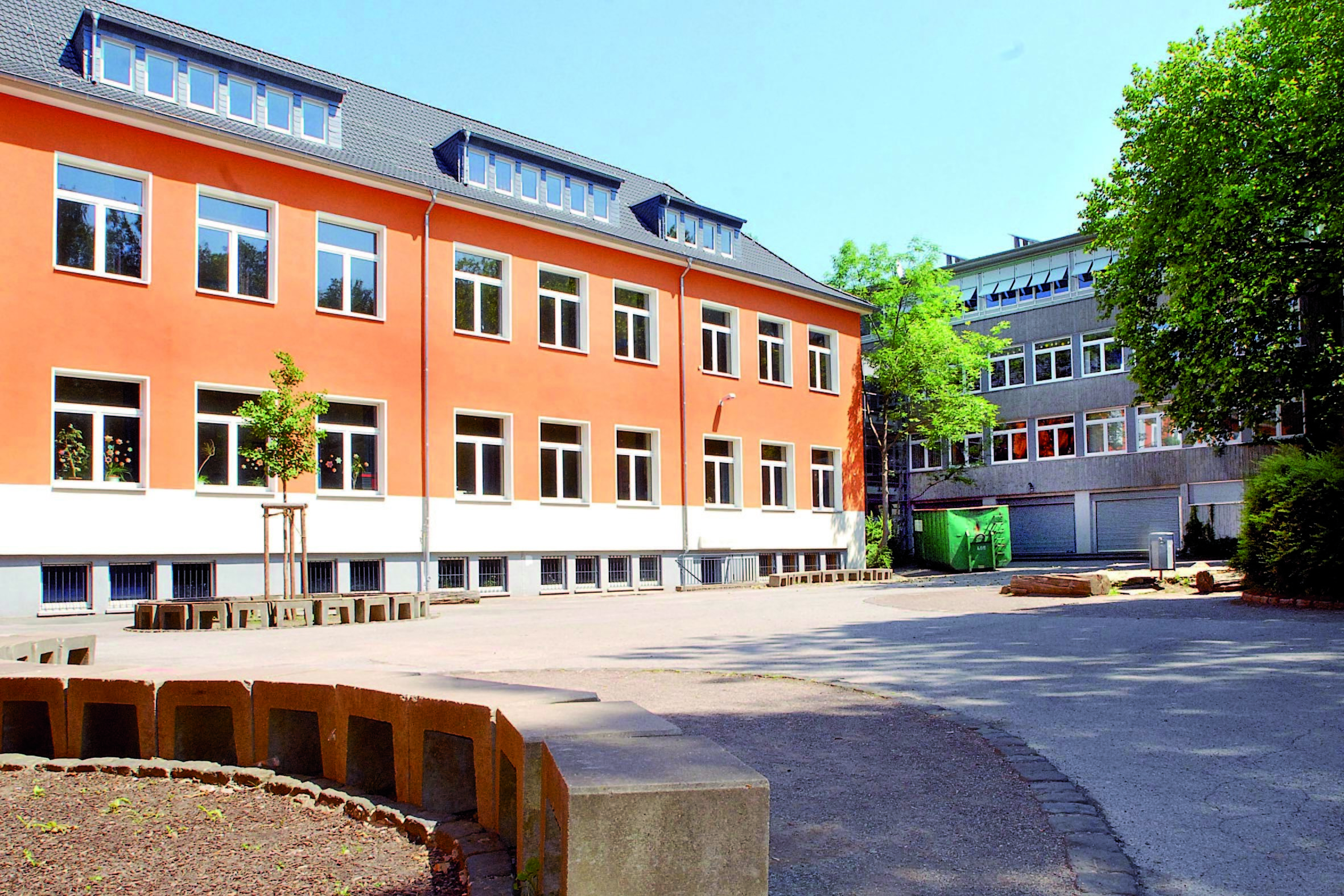 Der Hof der auflösten Hauptschule an der Davidisstraße in der Oststadt.