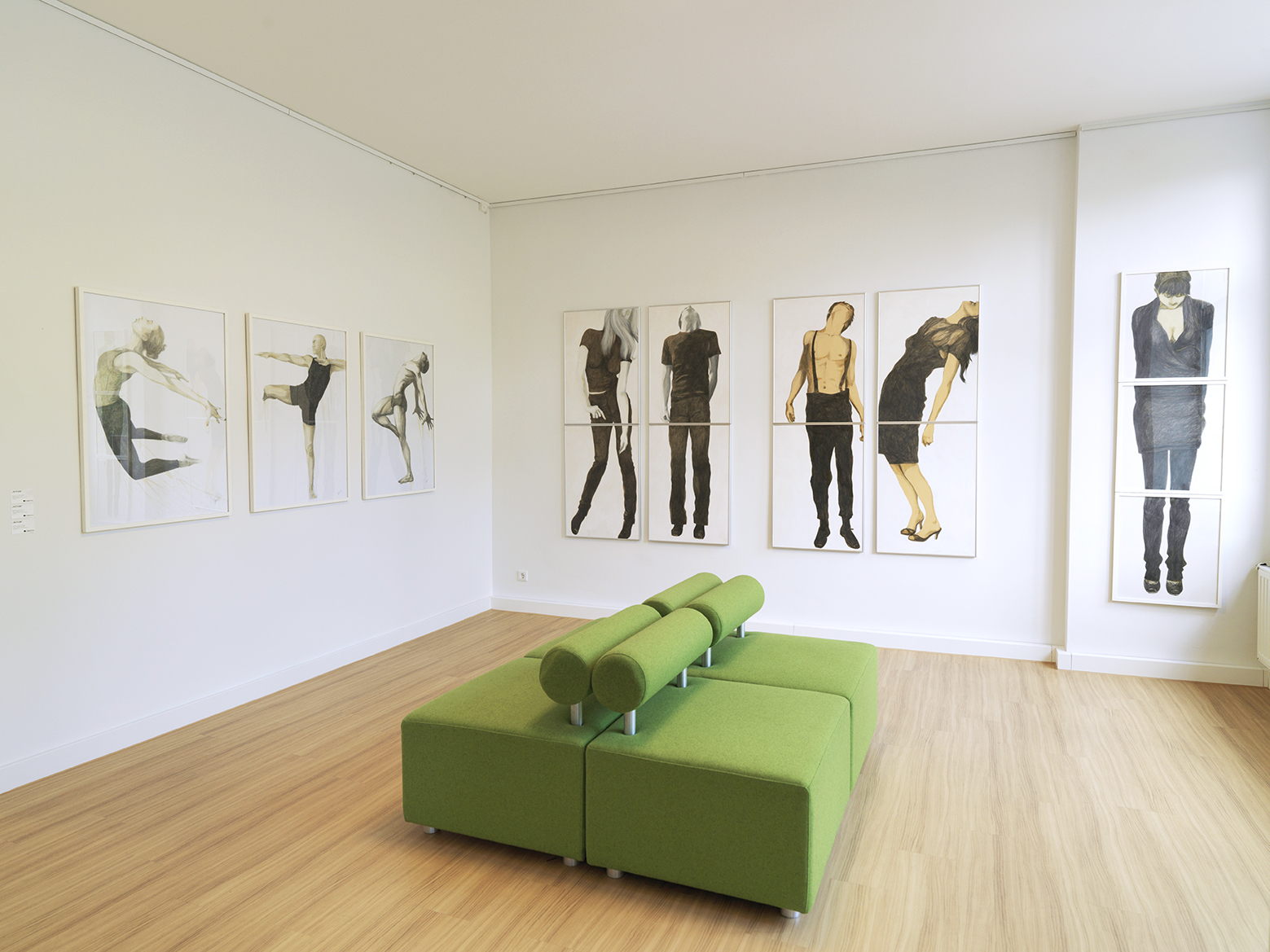 Ausstellungseröffnung "DANCING/MOVE" in der GREENS GALERIE mitten im Dorf Saarn