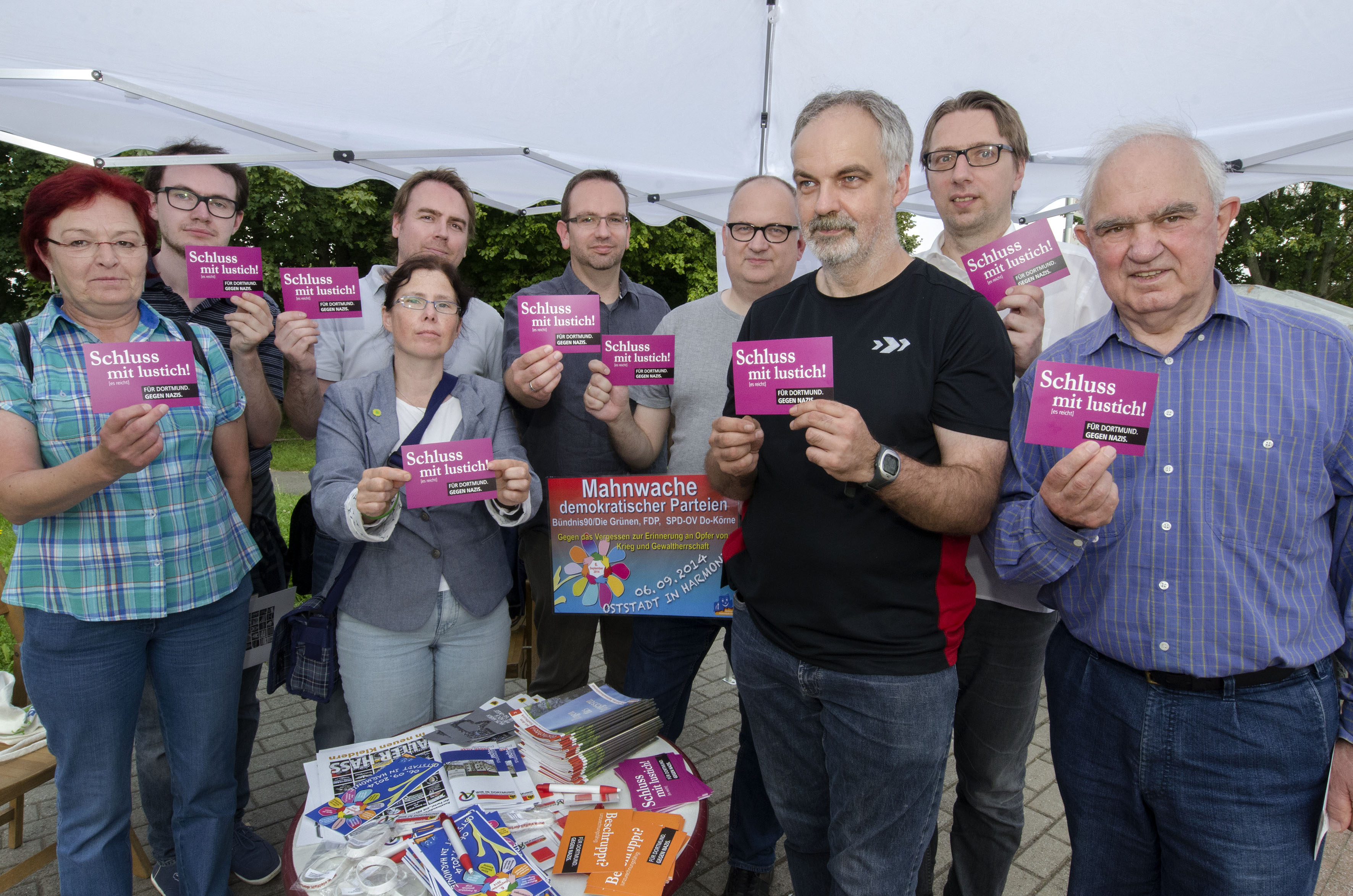 Die Mahnwache der Parteien an der Langen Reihe im Vorjahr.