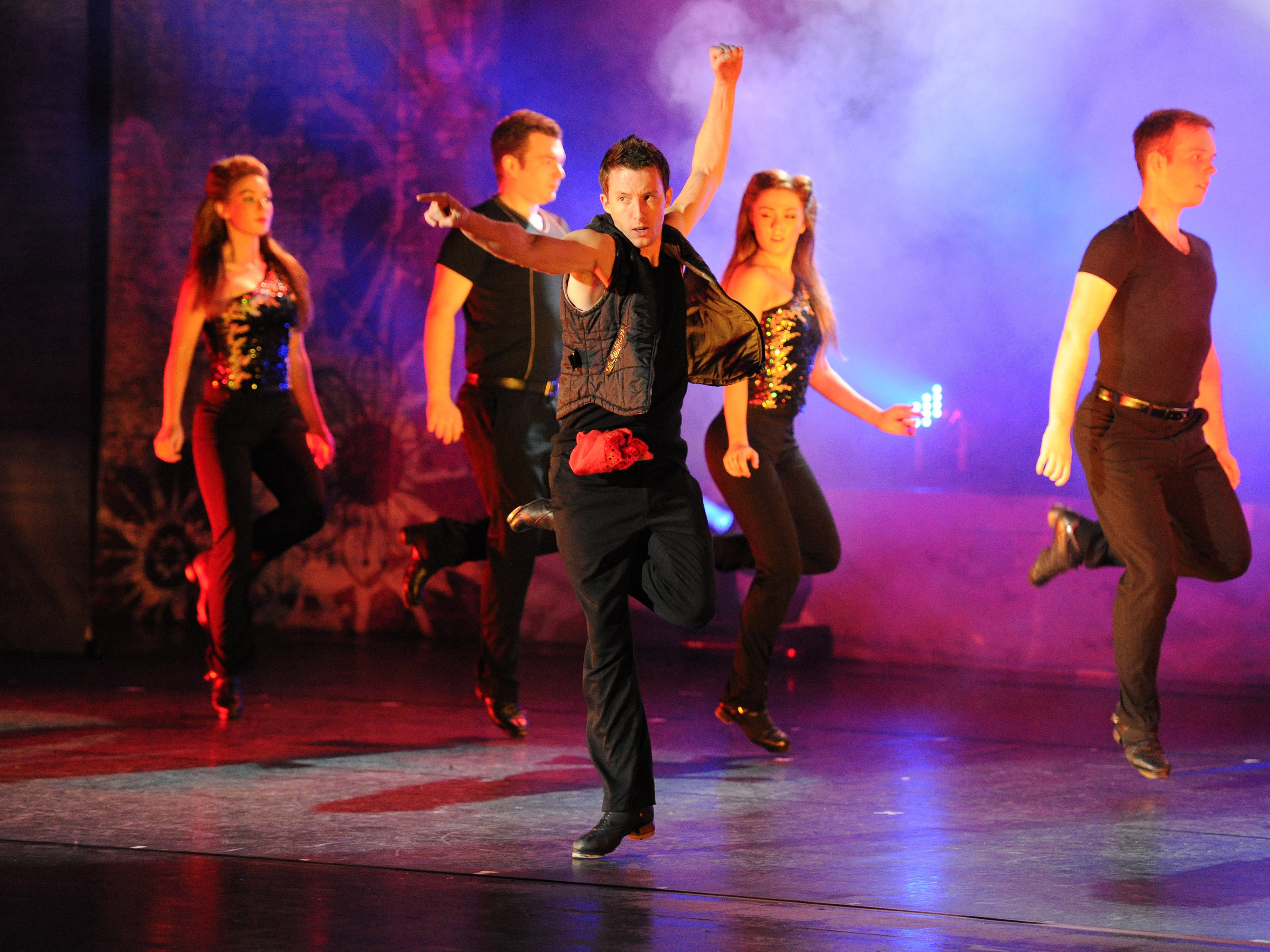 Die Stars der Show Gaelforce Dance tanzen mit unseren Gewinnern im Colosseum Theater Essen sowie im Capitol Theater in Düsseldorf. Fotos: Concertbüro Zahlmann