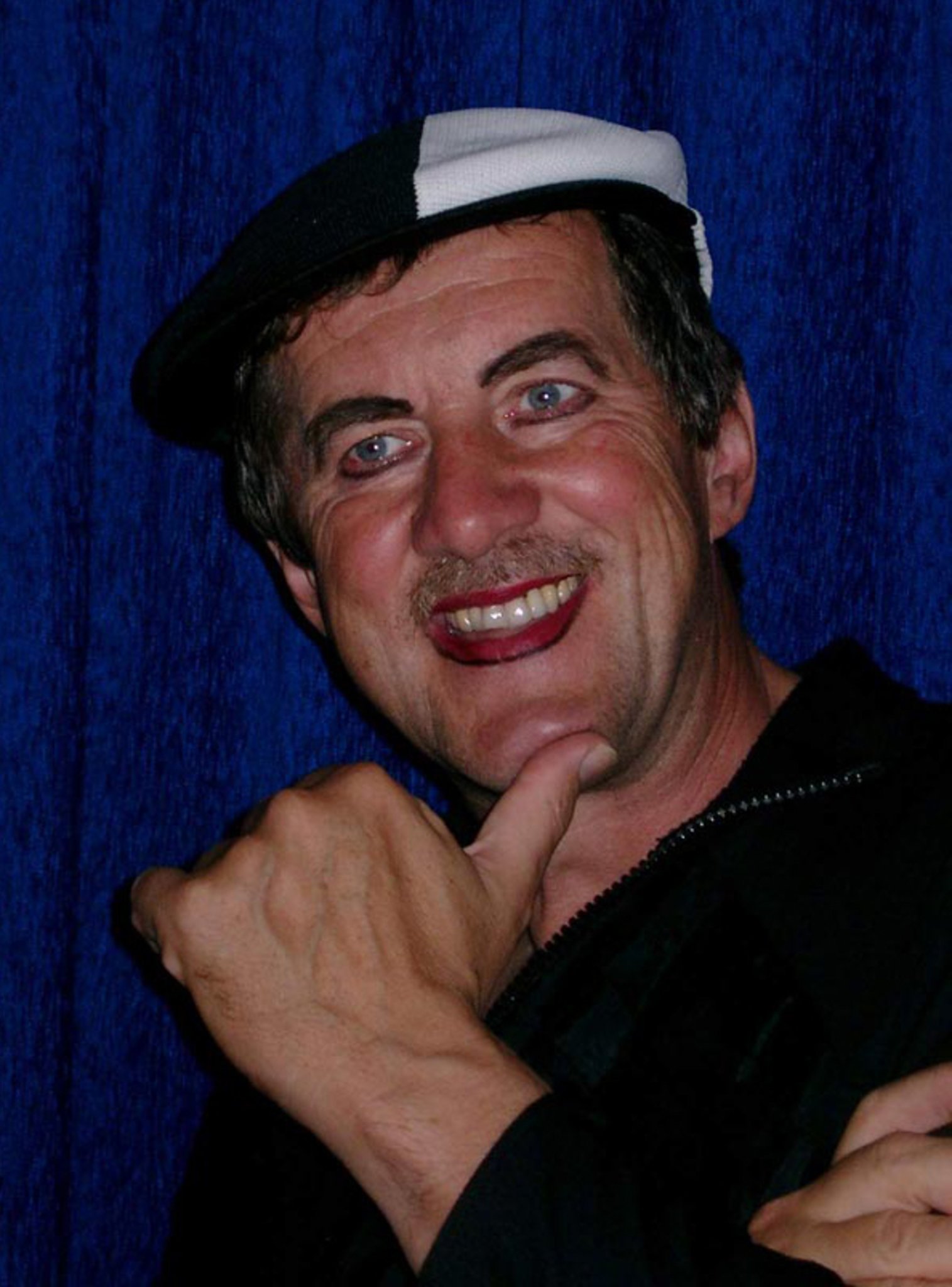 Ein buntes Treiben mit den legendären Figuren der commedia dell’arte ... Ein buntes Treiben mit den legendären Figuren der commedia dell’arte ...