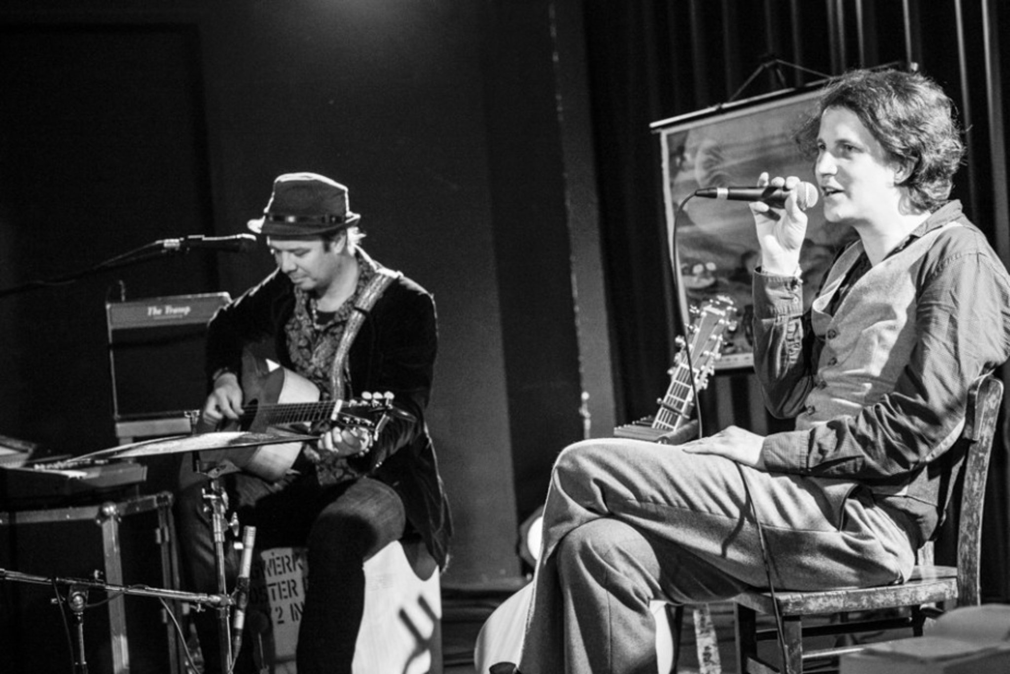 Felix Meyer spielt Landstraßenmusik in der Pauluskirche
