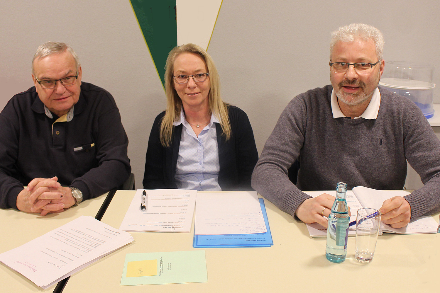 Vom Stadtsportverband: Bodo Micheel (Vorsitzender), Angela Hammerschmidt (Sportabzeichenobfrau) und Rainer Wermuth (Geschäftsführer) bei der Vorbereitungsbesprechung zur Sportabzeichensaison 2017 am 13. Februar 2017 ■ Foto © Jürgen Thoms