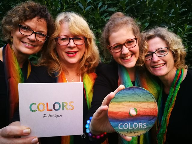 The HeiSingers freuen sich, die neue CD "COLORS" zu präsentieren