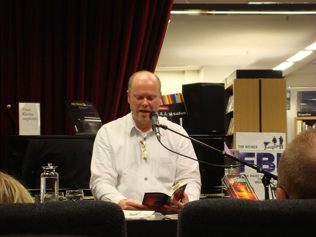 Der Essener Autor Axel Kruse bei einer seiner Lesungen