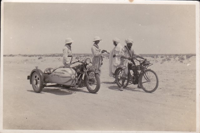 Auch mit dem Motorrad waren die Brüder unterwegs.