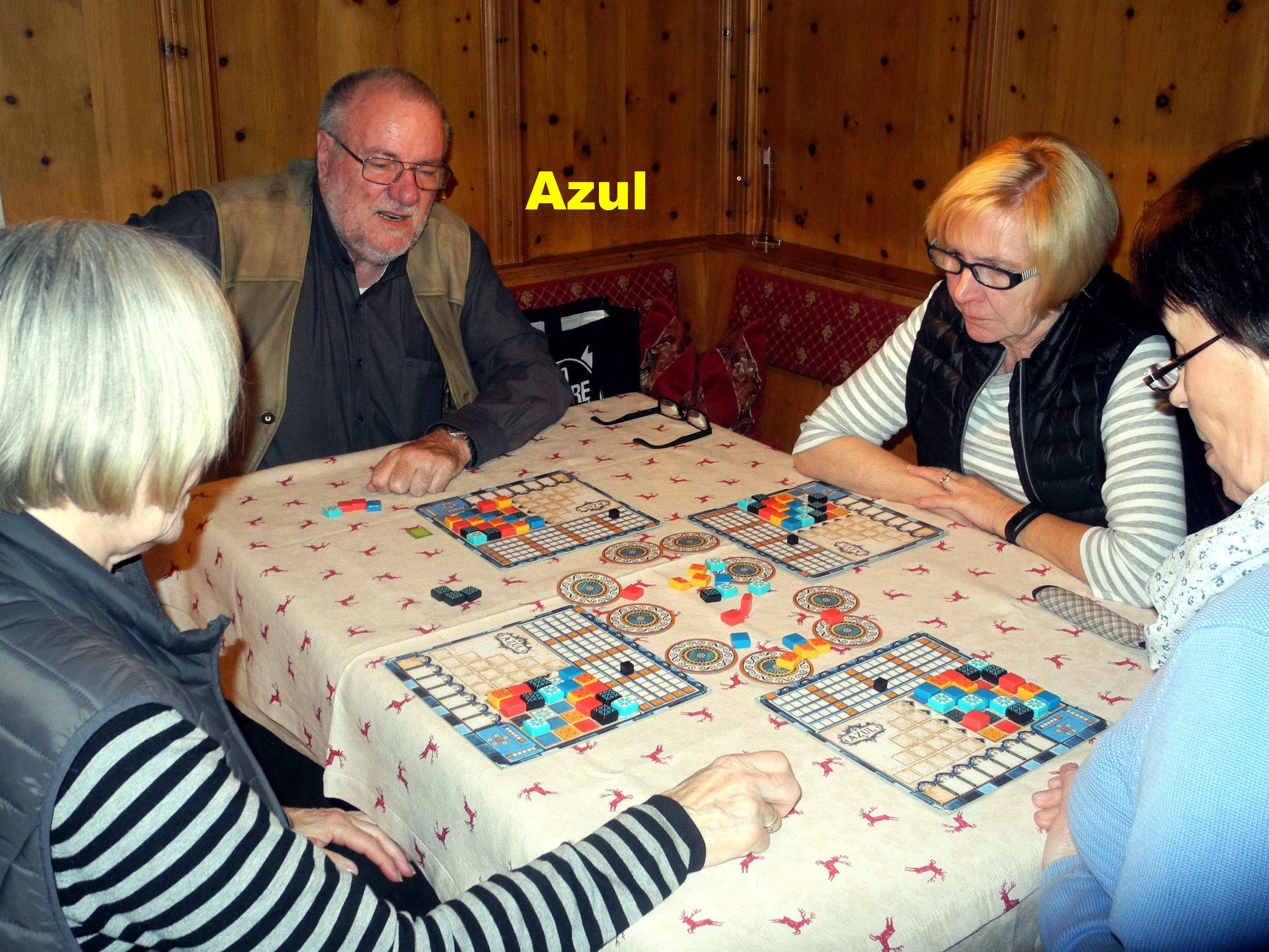 Eine Partie "Azul" von Next Move im Vertrieb von Pegasus