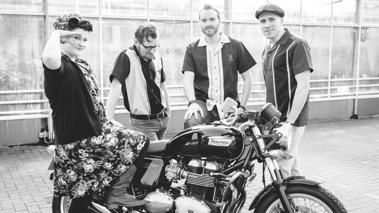 Die Rock ´n Bellas mit Petticoat und Kontrabass bilden den wilden Abschluss der Veranstaltung.