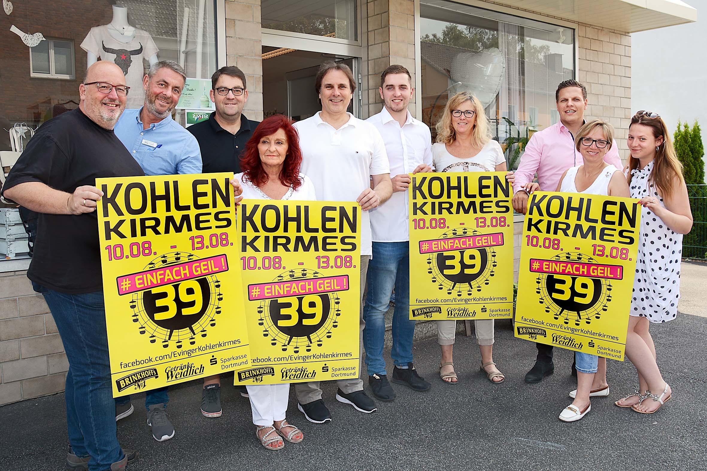 Der Gewerbeverein Eving präsentiert das Plakat für die 39. Evinger Kohlenkirmes.