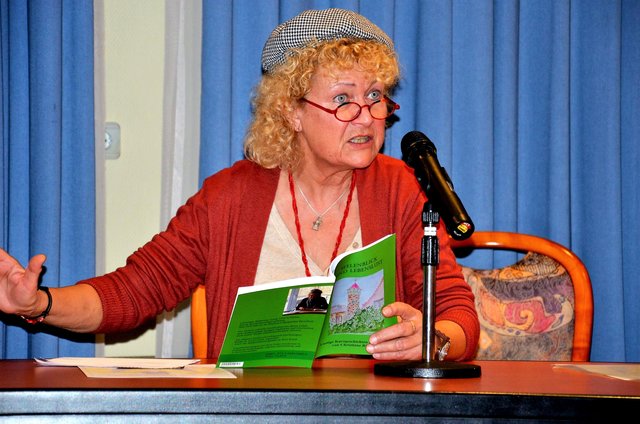 Moderatorin Christiane Rühmann