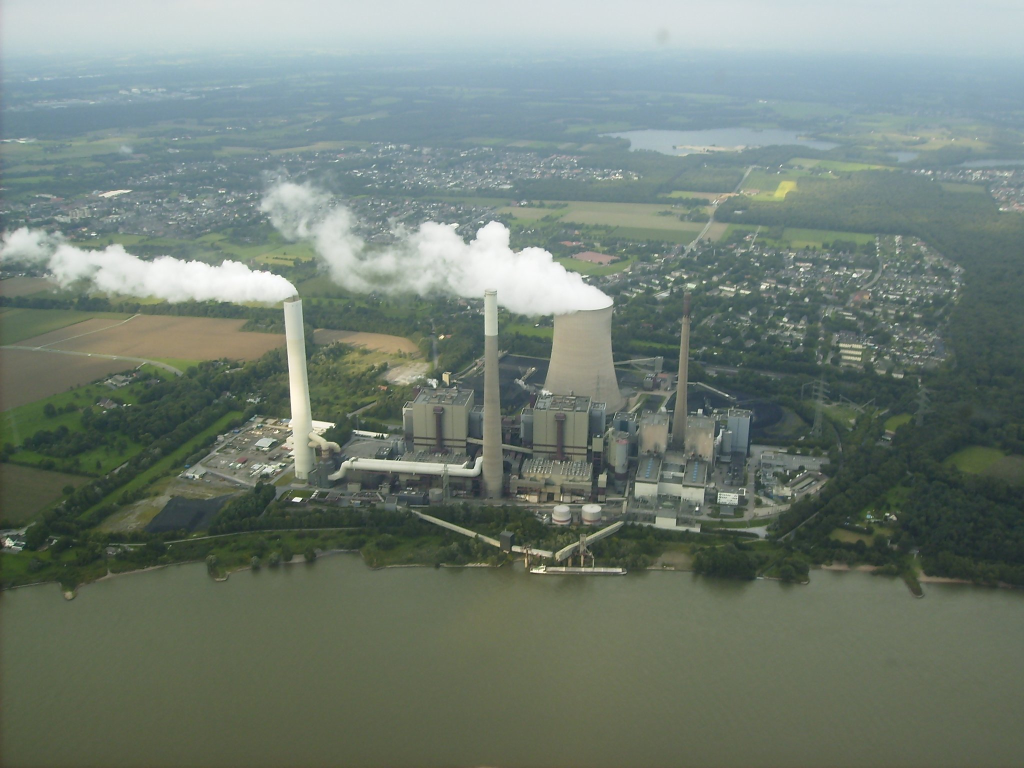 Kraftwerk am Niederrhein, hier wird der Strom für die Steckdose produziert