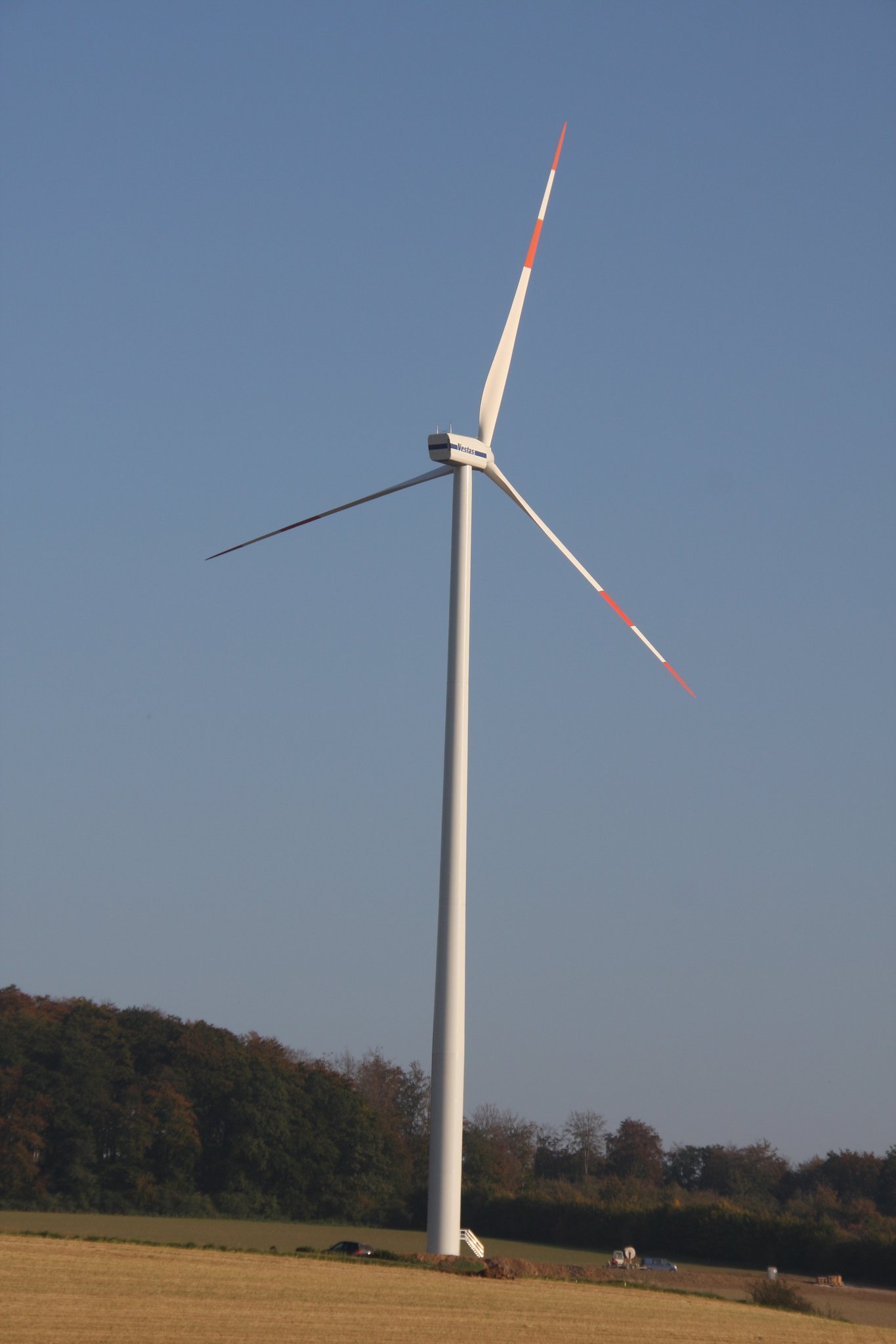 Die neue Windkraftanlage Nabenhöhe 105 Meter hoch, Rotorläng 45 Meter ...