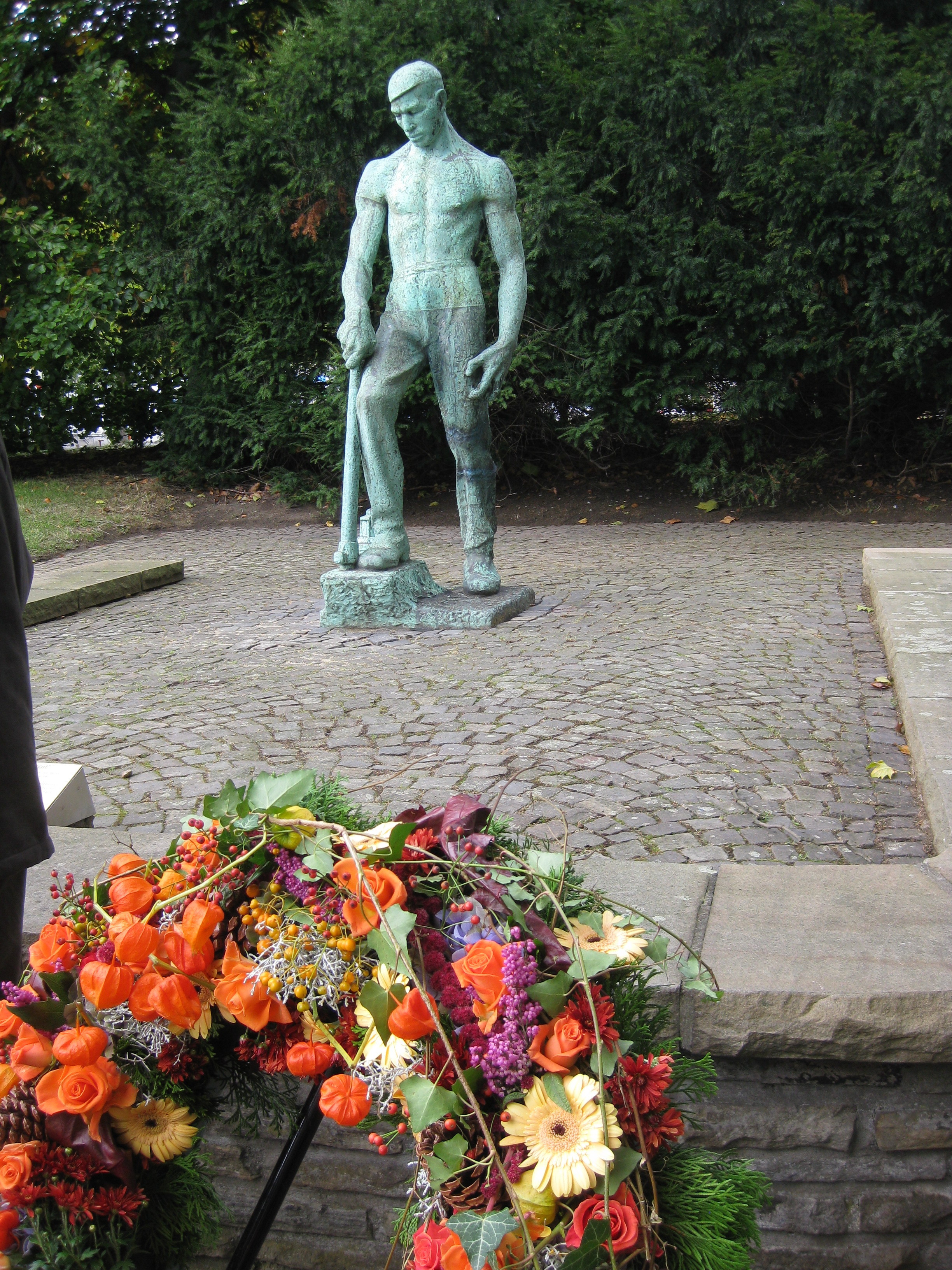 25 Jahre Knochen Karl zurück in Hofstede:Heinrich Esken rief und viele viele kamen.Danke.