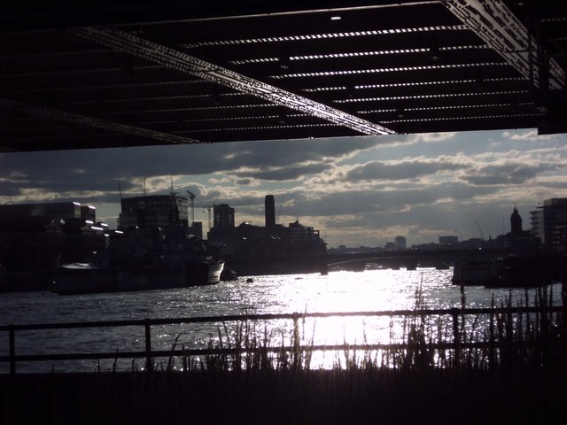 unter der Tower Bridge