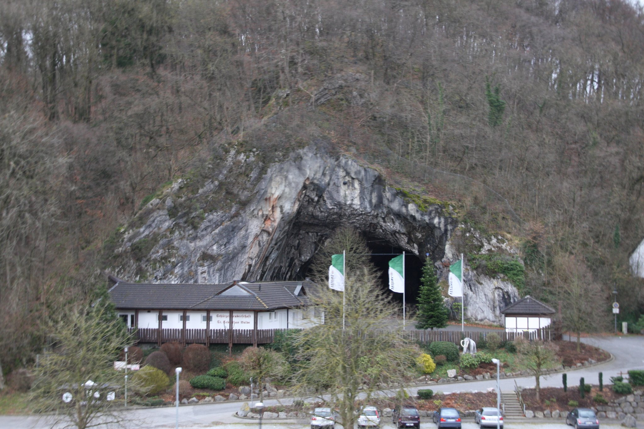 Die Balver Höhle aus der Die Balver Höhle aus der